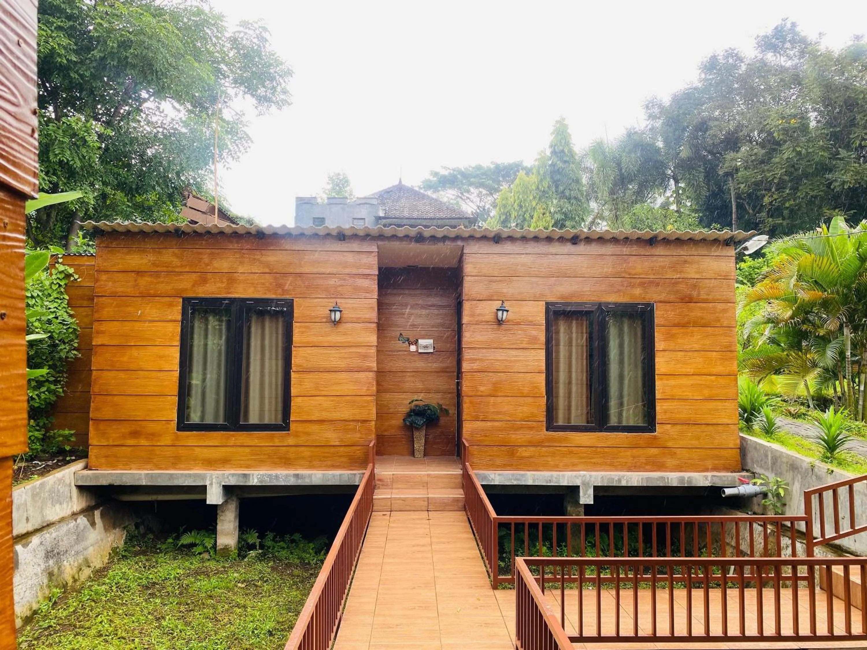 Property building in RedDoorz Syariah Near Wisata Durensewu Pandaan