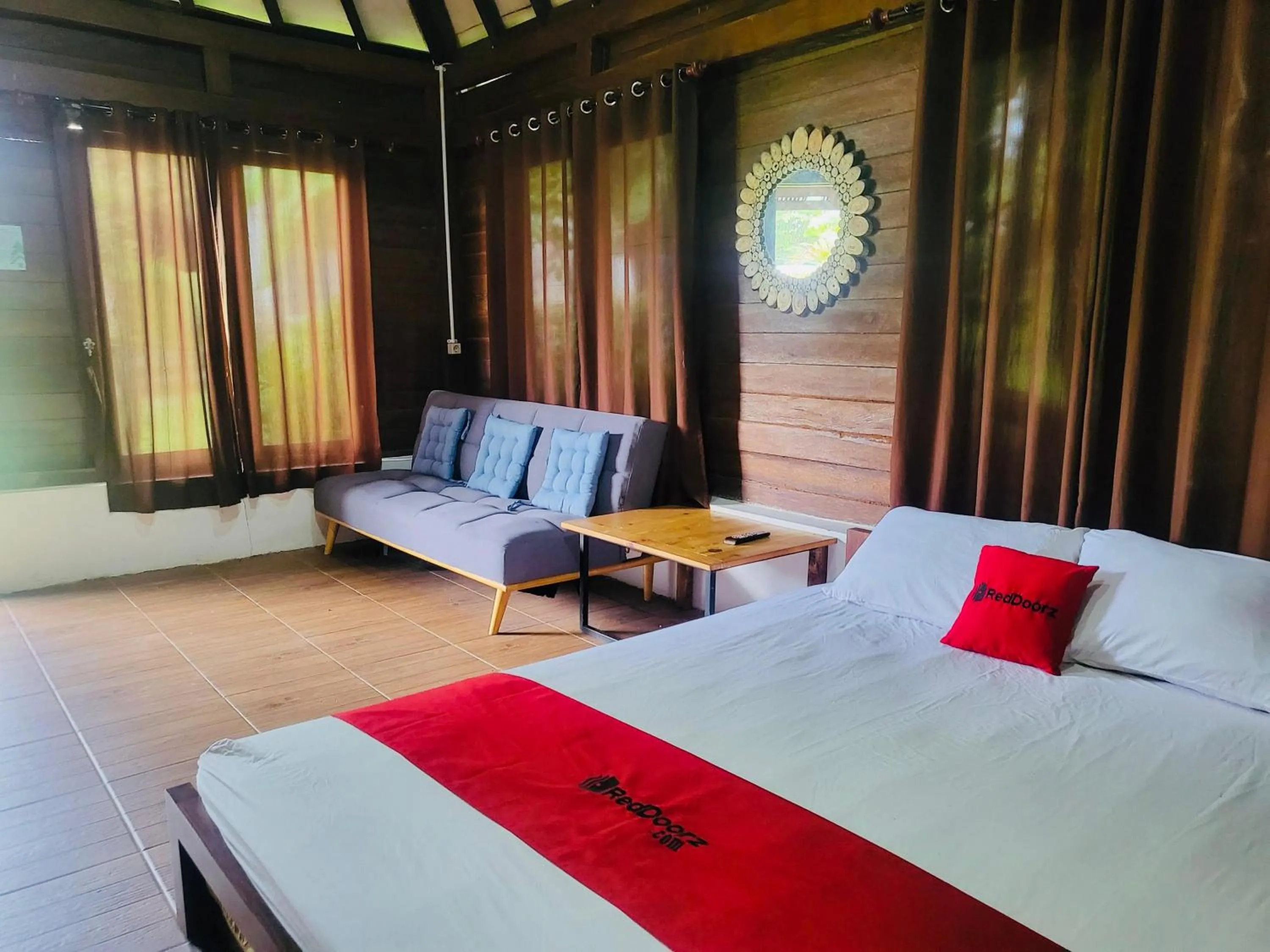 Bedroom, Bed in RedDoorz Syariah Near Wisata Durensewu Pandaan