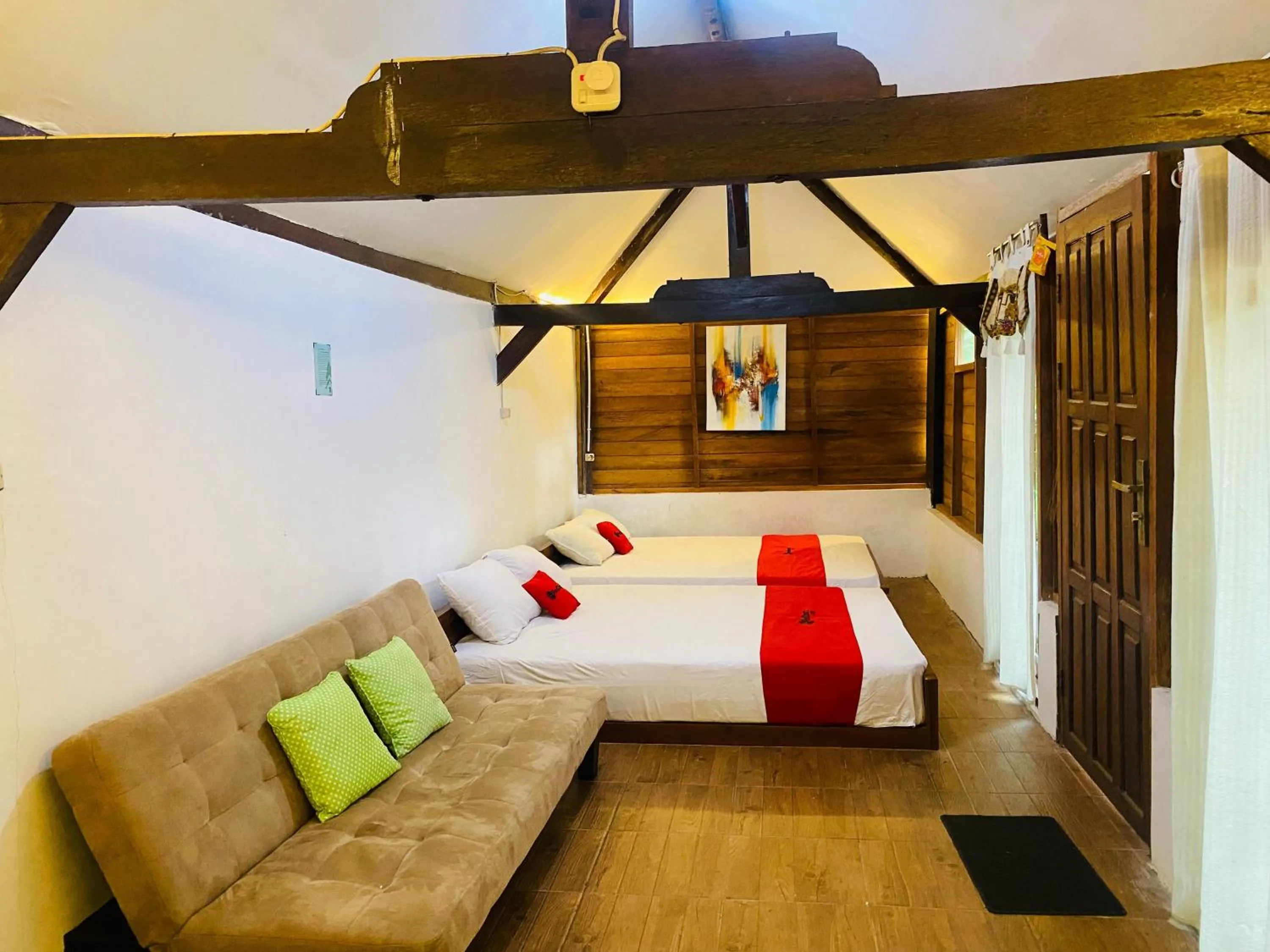 Bedroom, Bed in RedDoorz Syariah Near Wisata Durensewu Pandaan