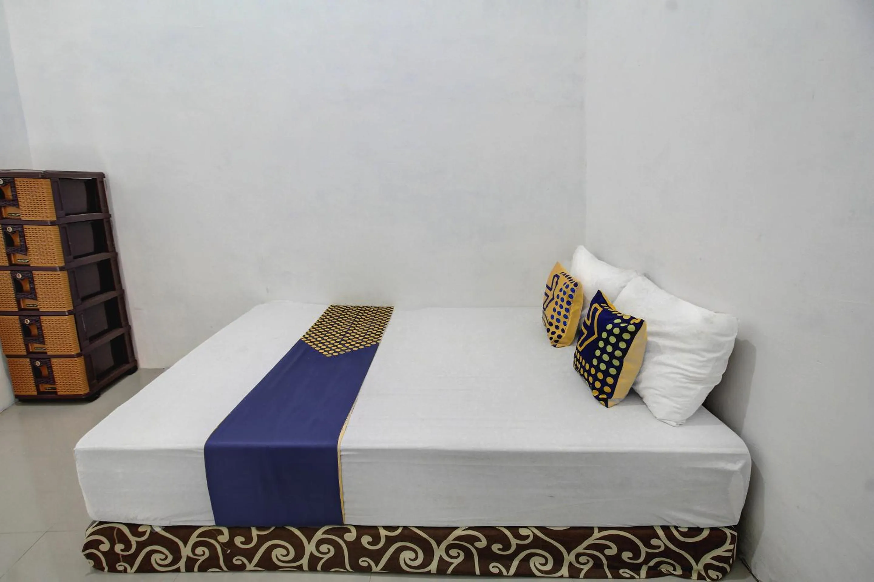 Bedroom, Bed in Hotel O Alif House Syariah 2
