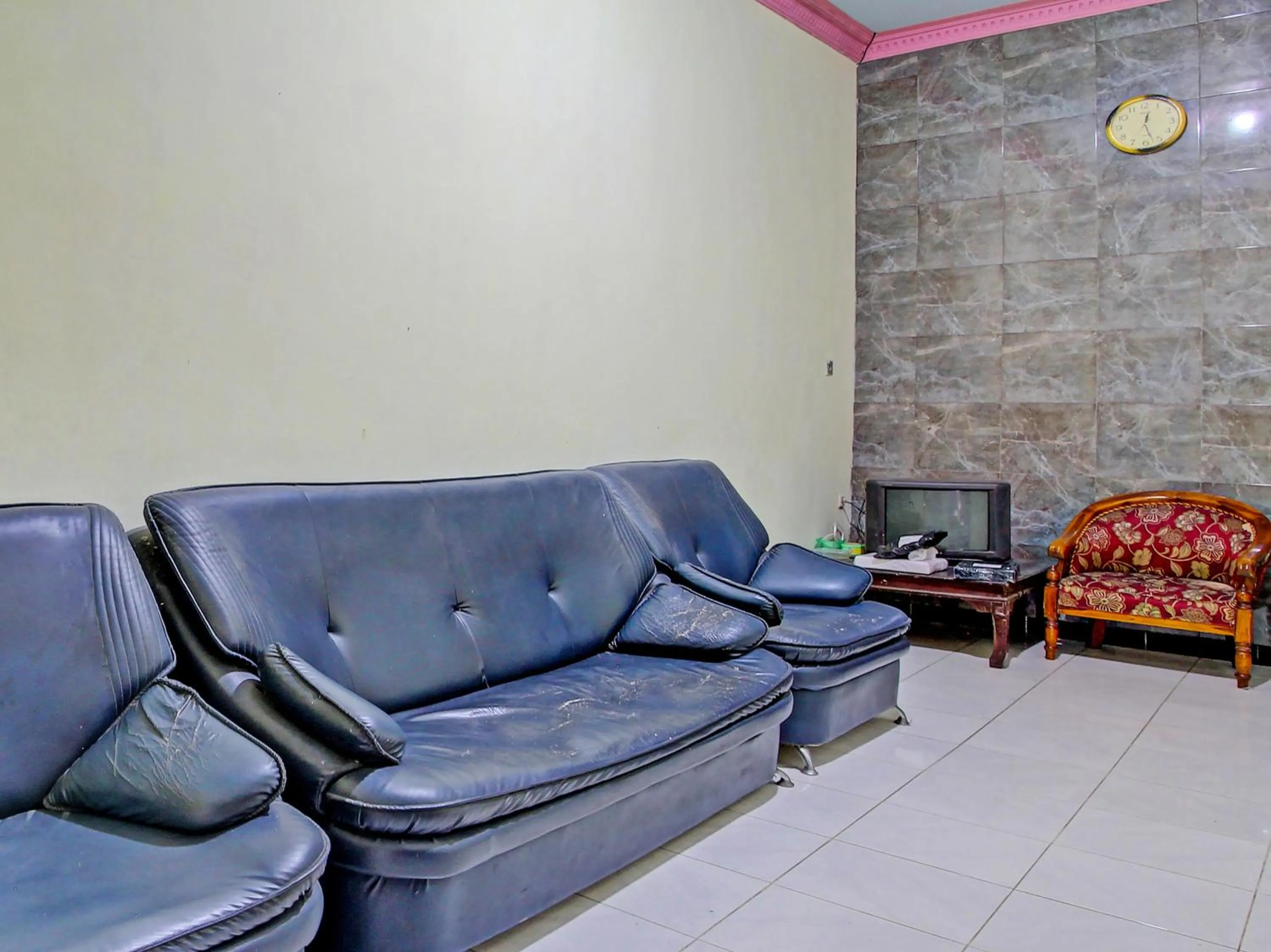 Lobby or reception in Hotel O Chikam House Syariah
