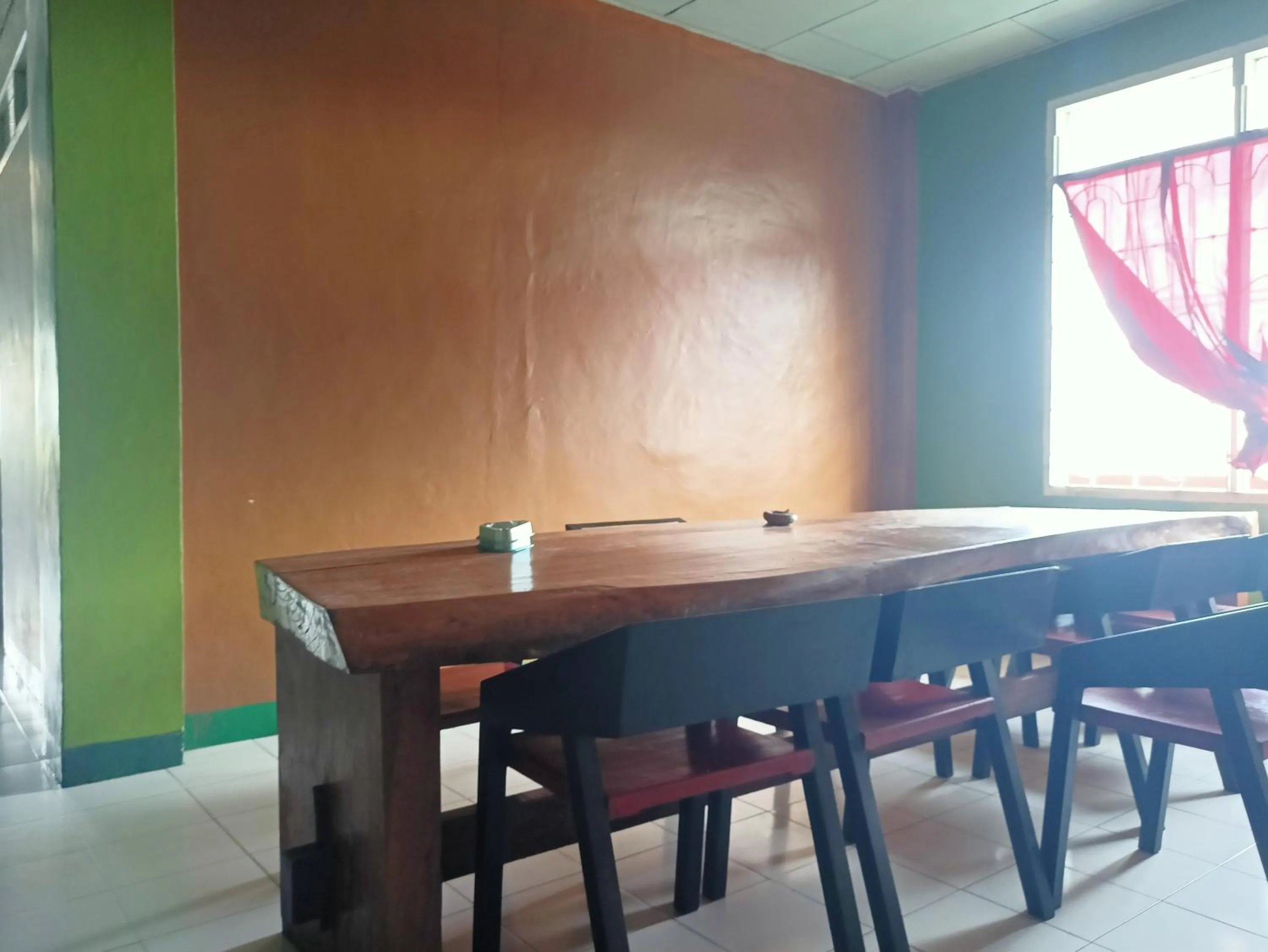 Dining area in Hotel O Syariah Sumber Mulya NunukanNearAlun - Alun Kota Nunukan