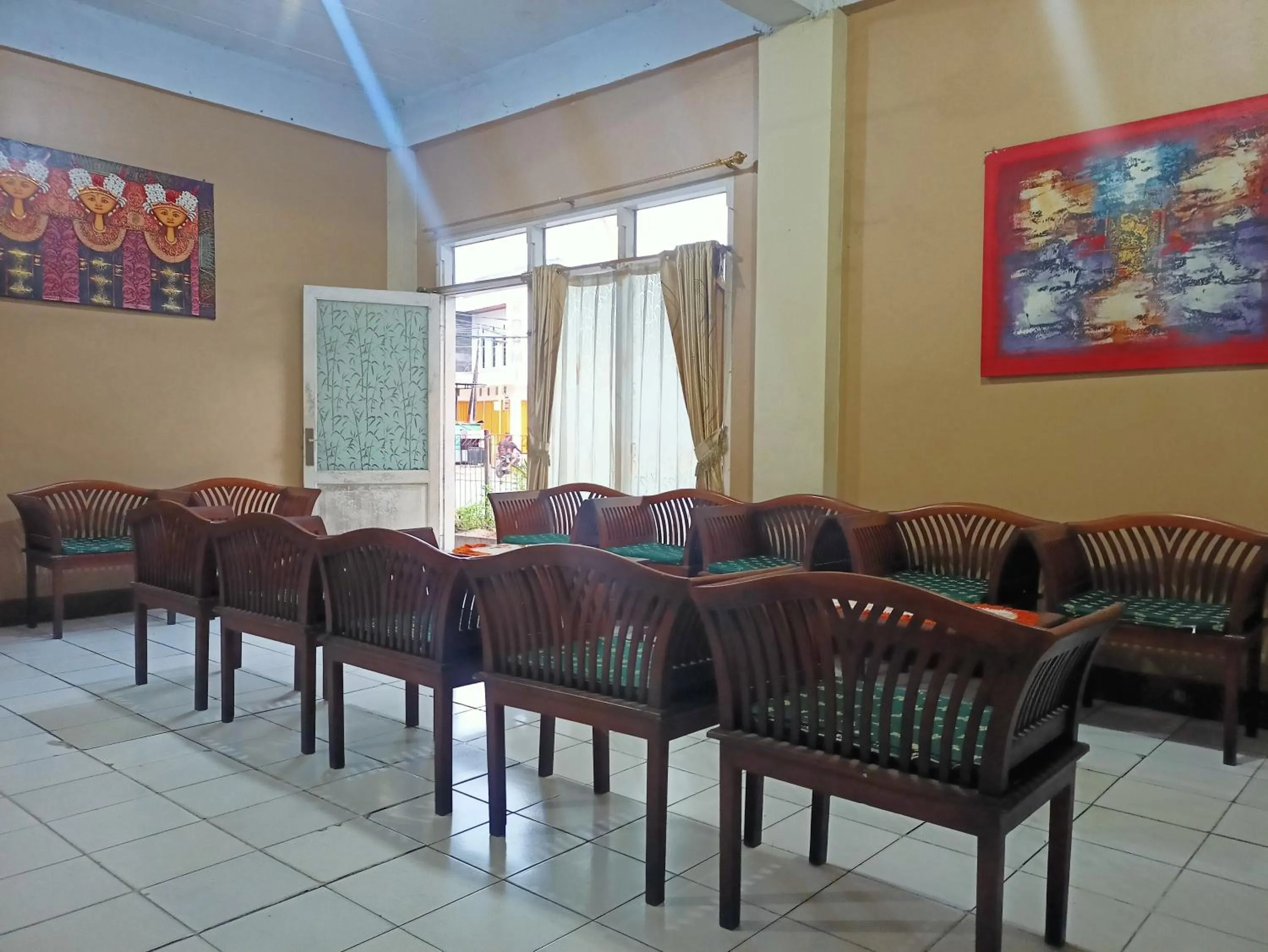 Lobby or reception in Hotel O Syariah Sumber Mulya NunukanNearAlun - Alun Kota Nunukan