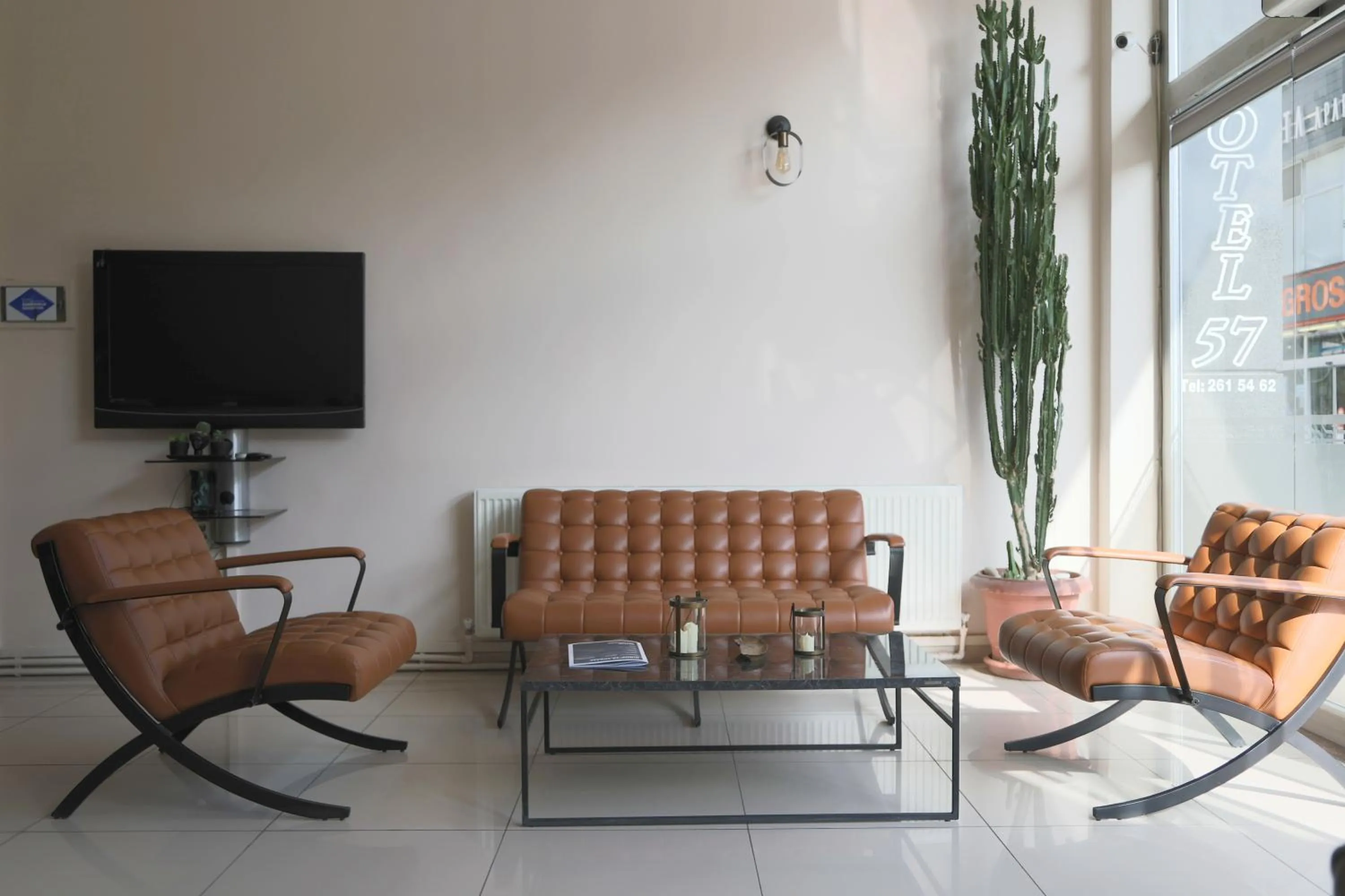 Seating area in Otel 57