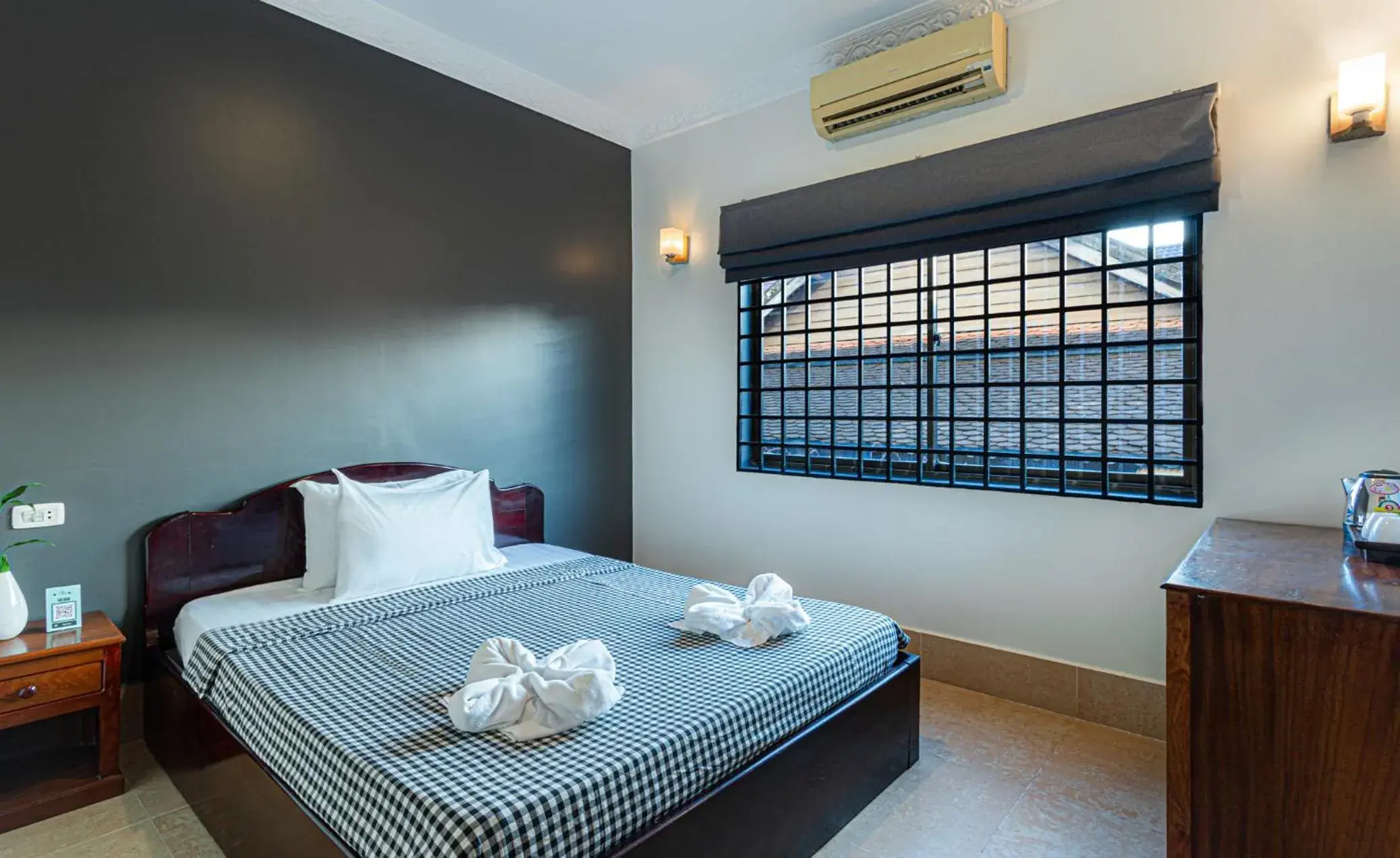 Budget Double Room in Archaic House Budget Double Room in Archaic House