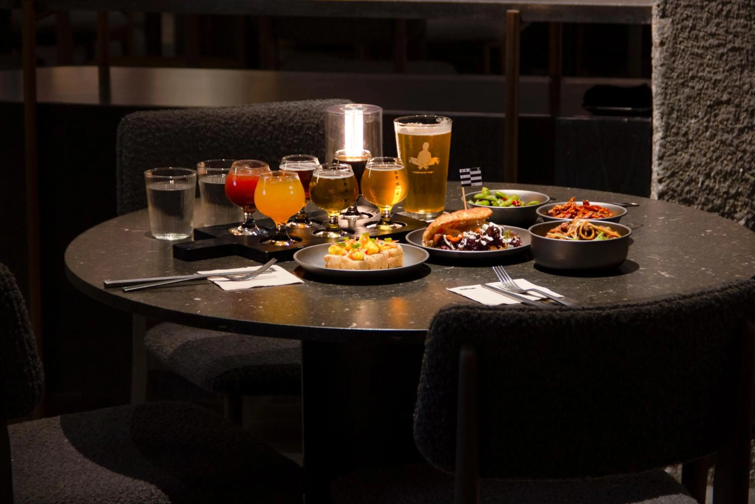 Restaurant/places to eat in NOA Hotel SHENZHEN LUOHU