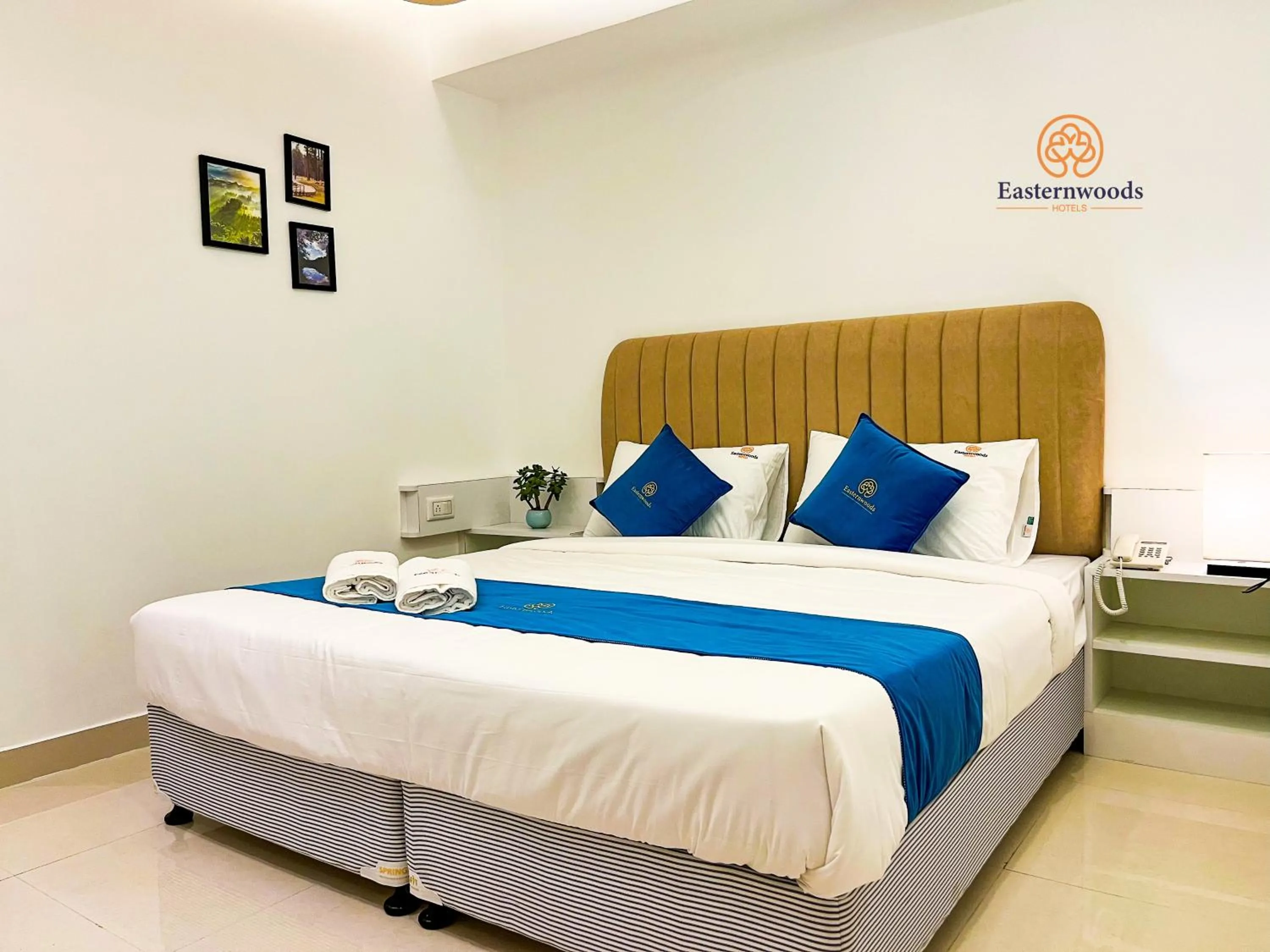 Bed in Easternwoods Hotels