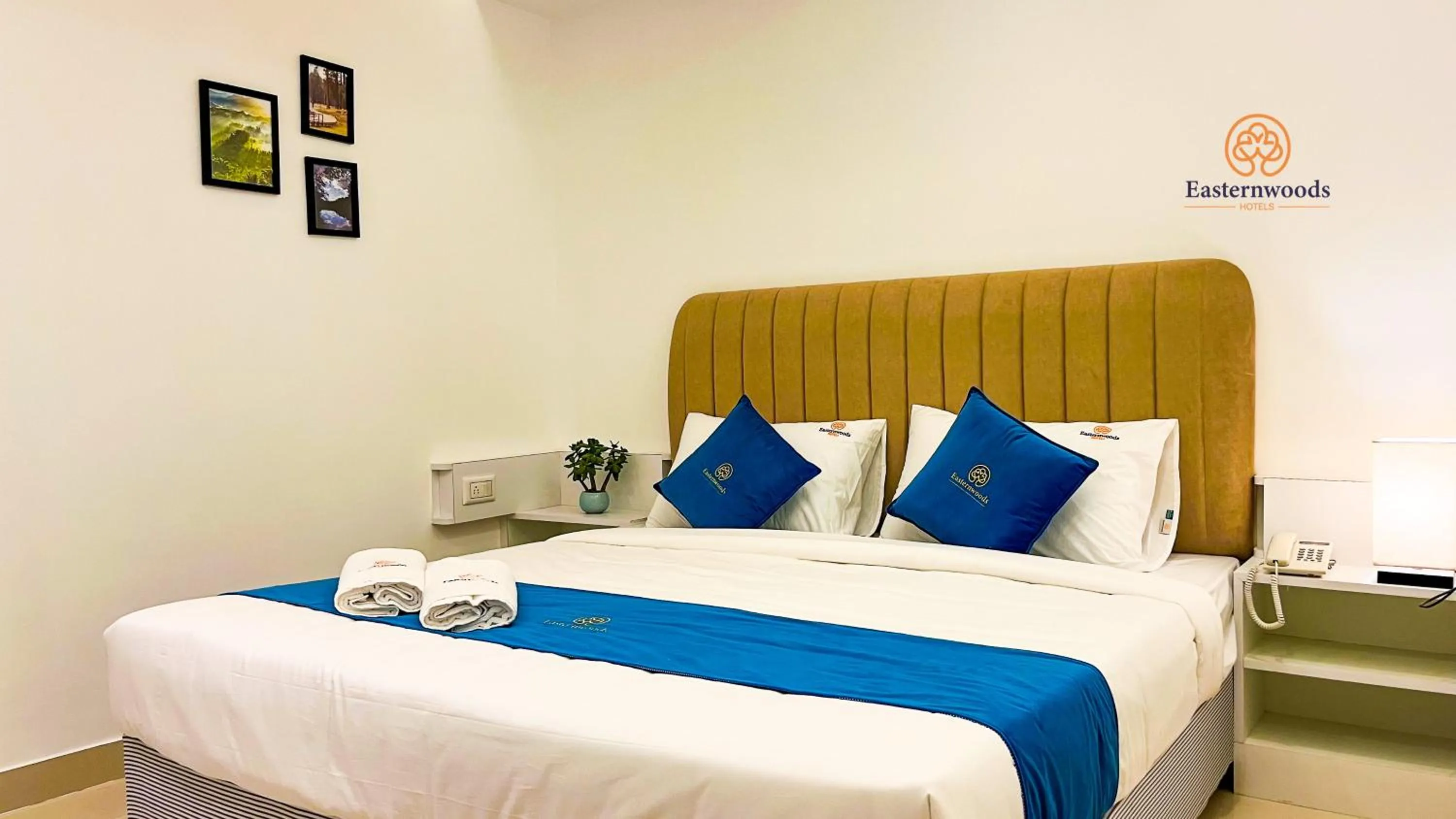 Bed in Easternwoods Hotels