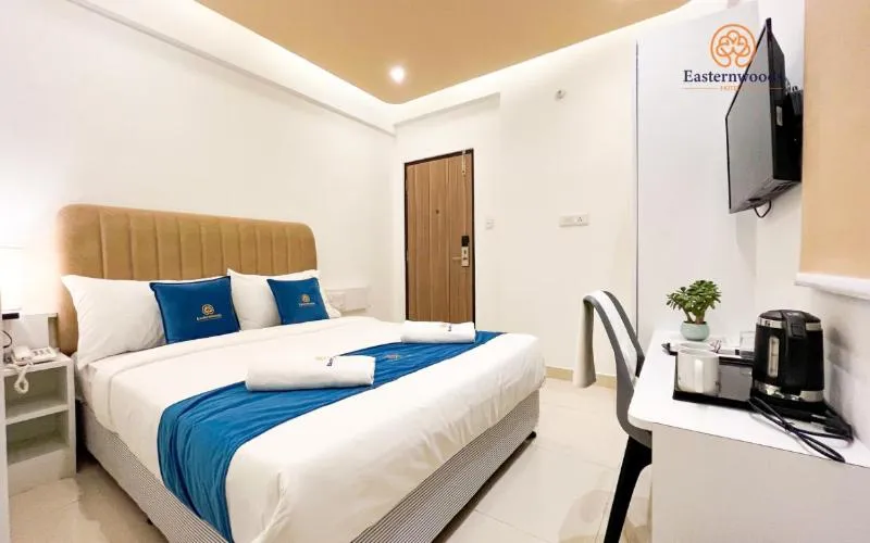 Bed in Easternwoods Hotels