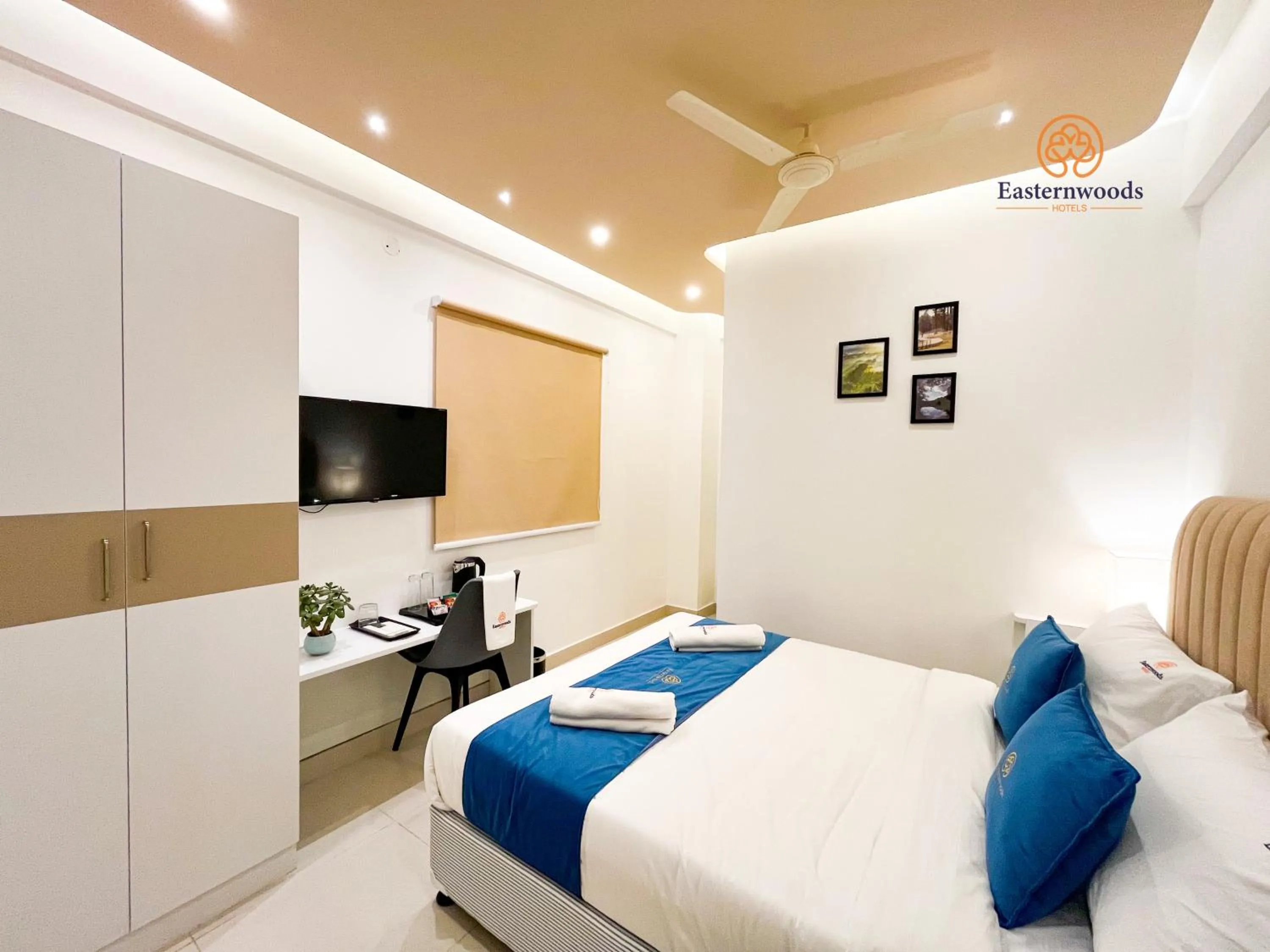 Bed in Easternwoods Hotels