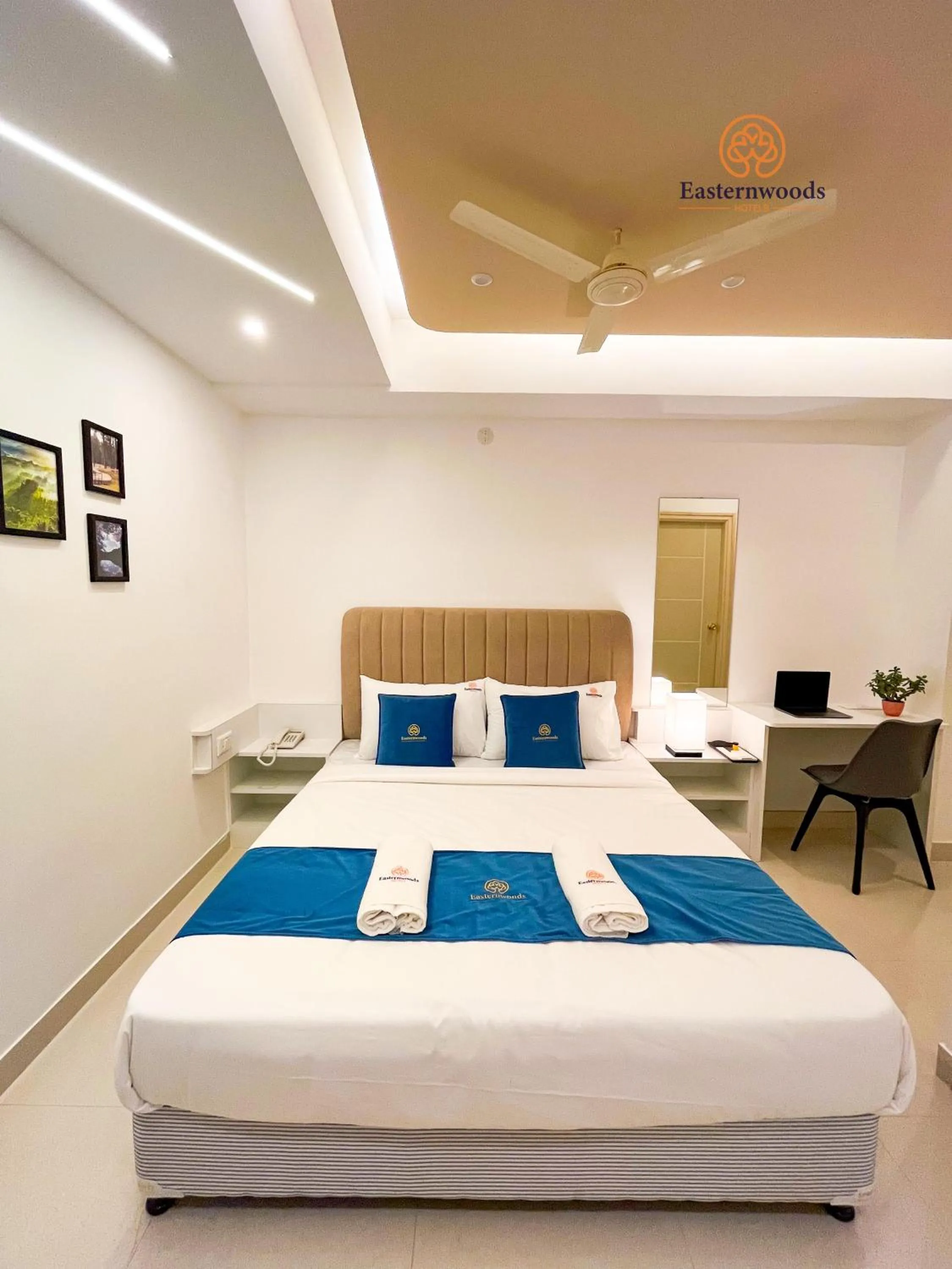 Bed in Easternwoods Hotels