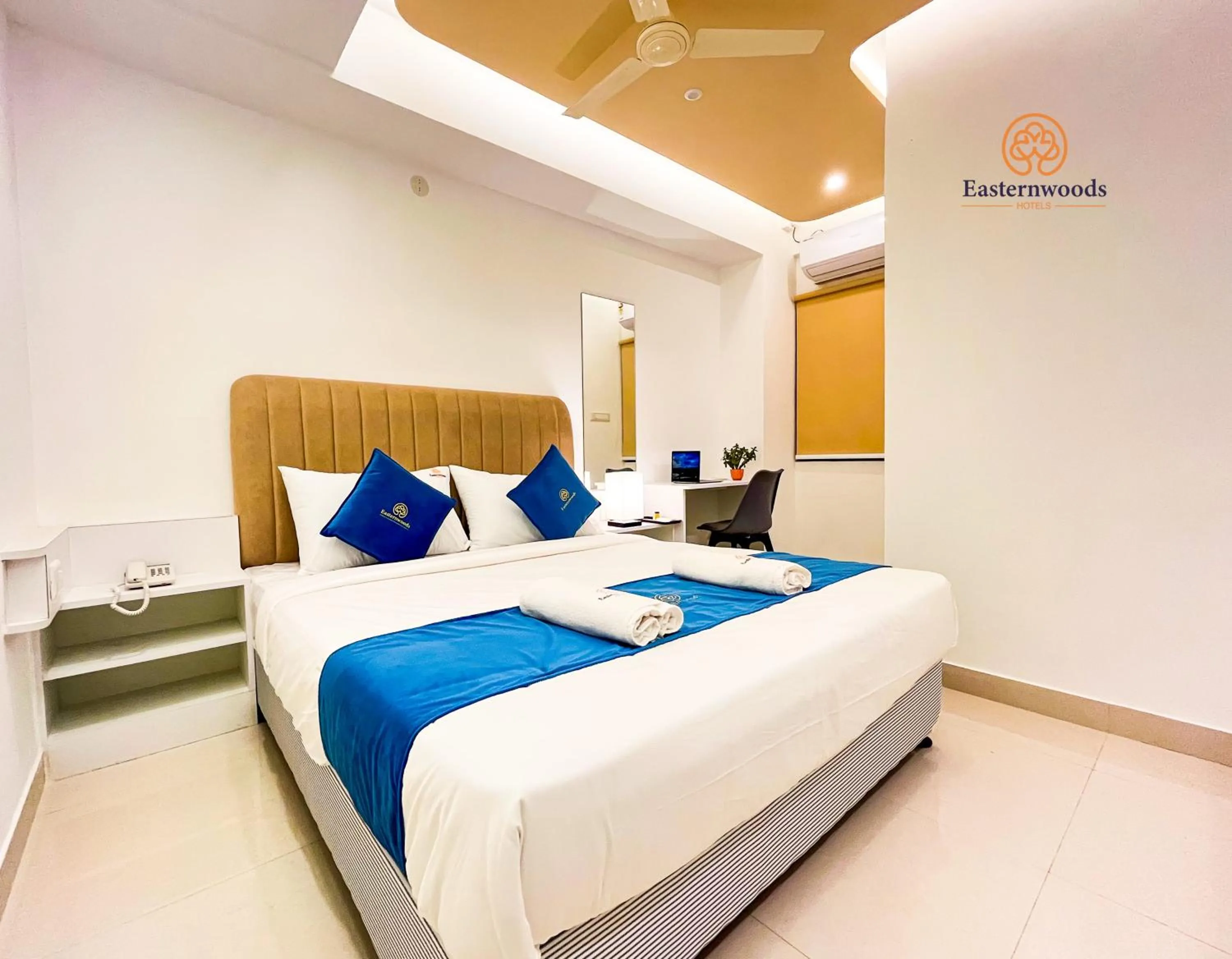 Bed in Easternwoods Hotels