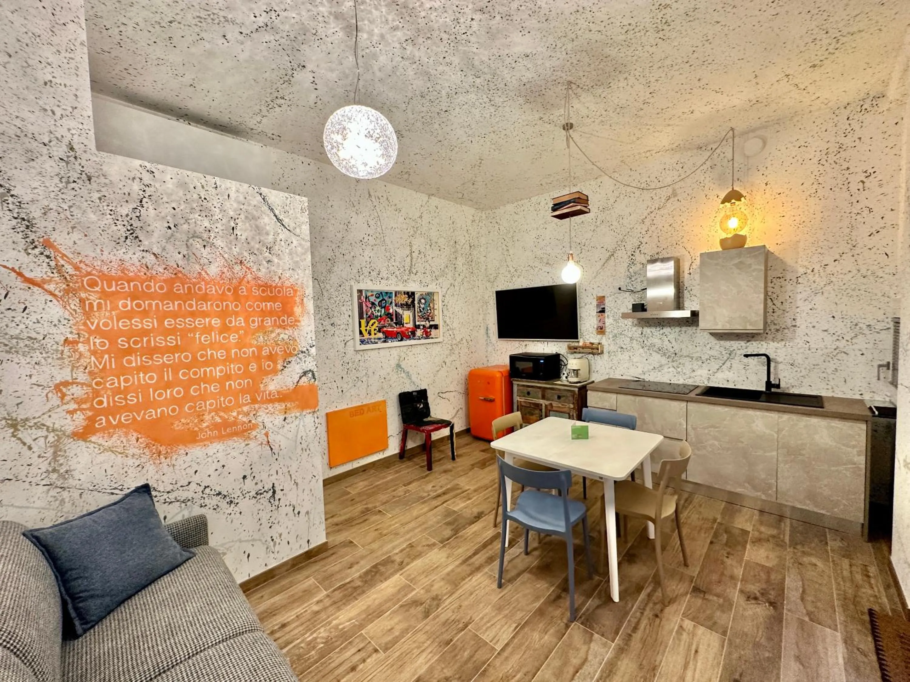 One-Bedroom Apartment in Happiness Suite Gallery - Appartamento con Sauna - Bed Art Relaxing Suite