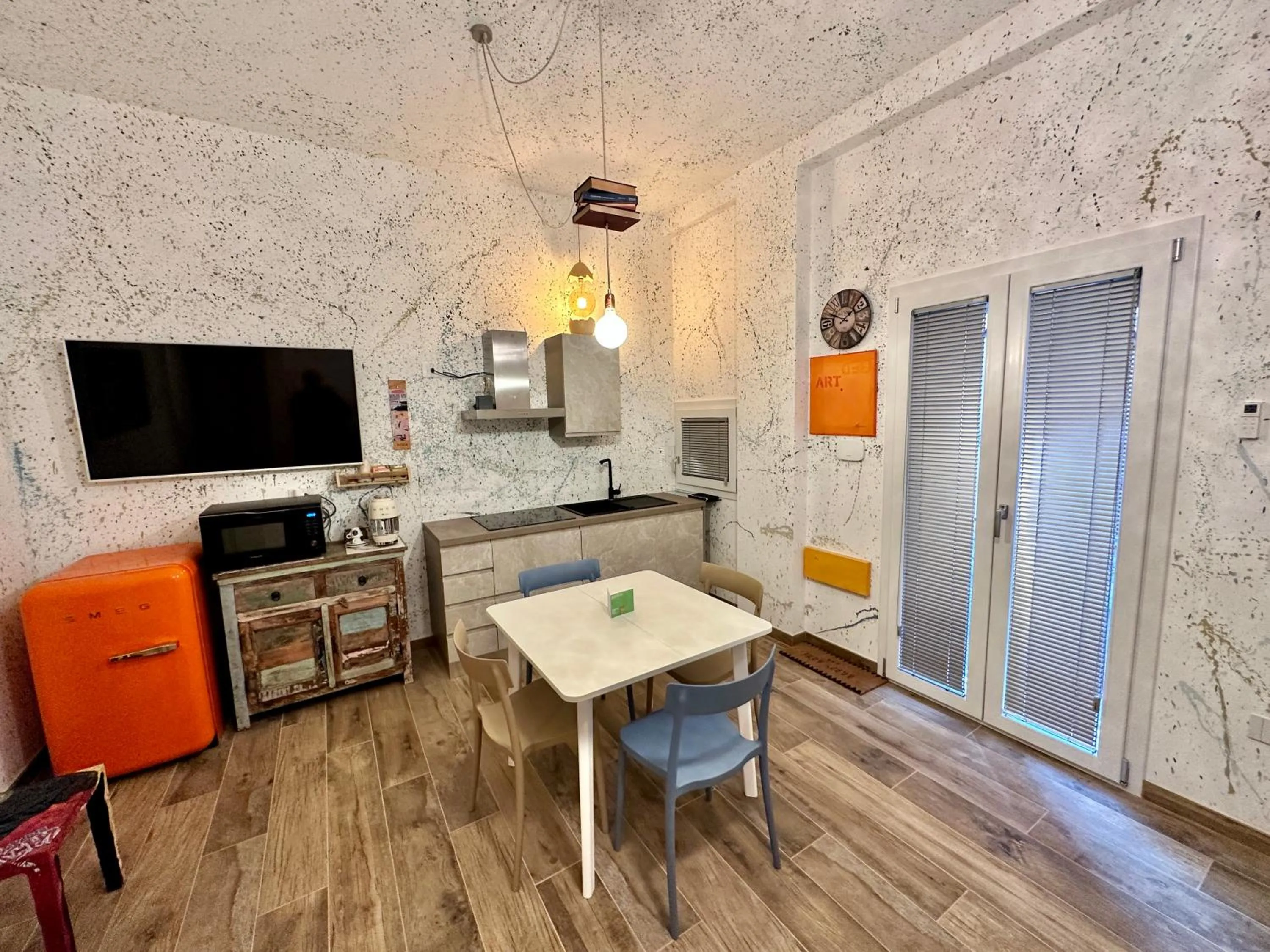One-Bedroom Apartment in Happiness Suite Gallery - Appartamento con Sauna - Bed Art Relaxing Suite
