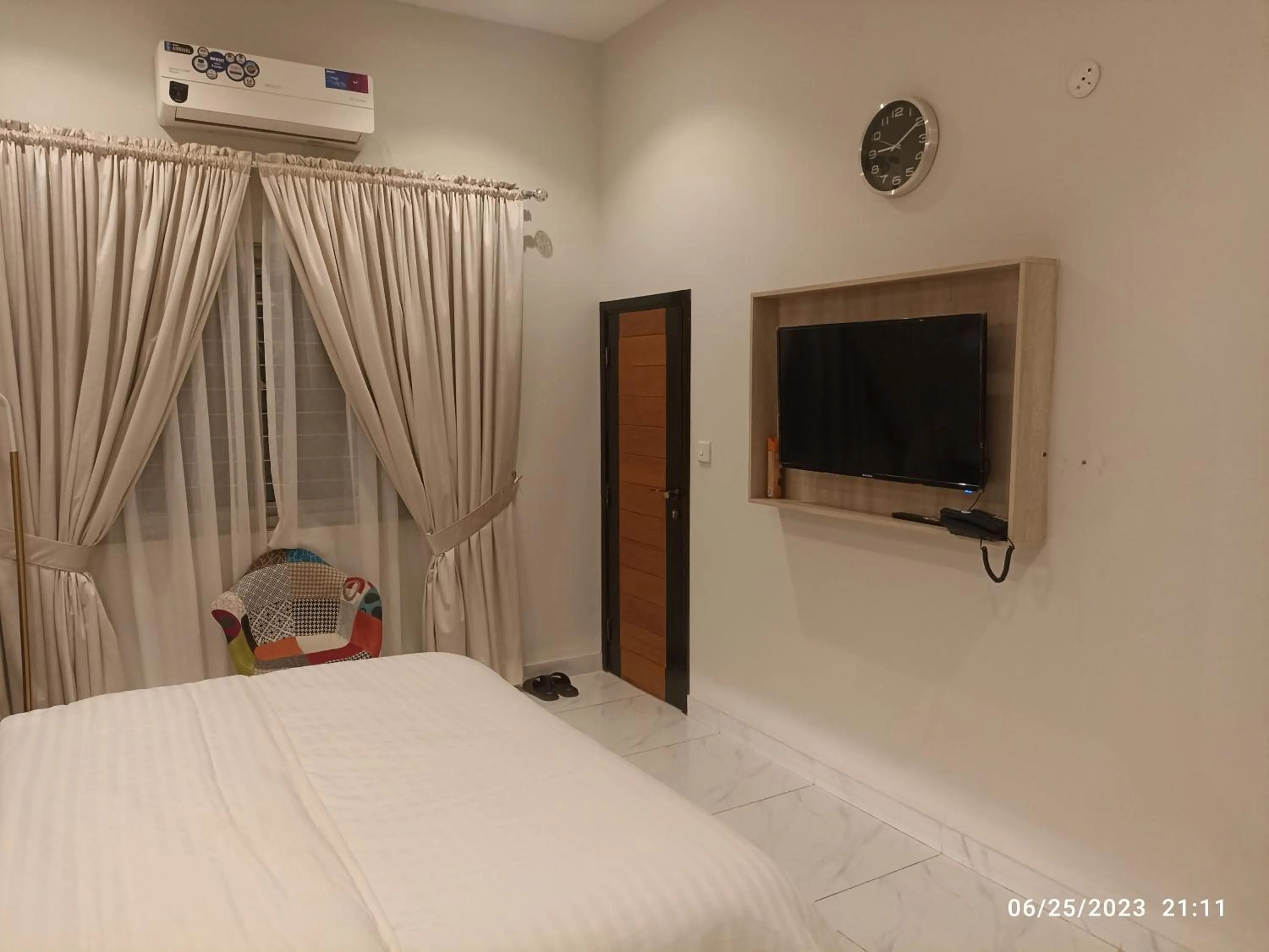 TV and multimedia, Bed in Sunset BnB