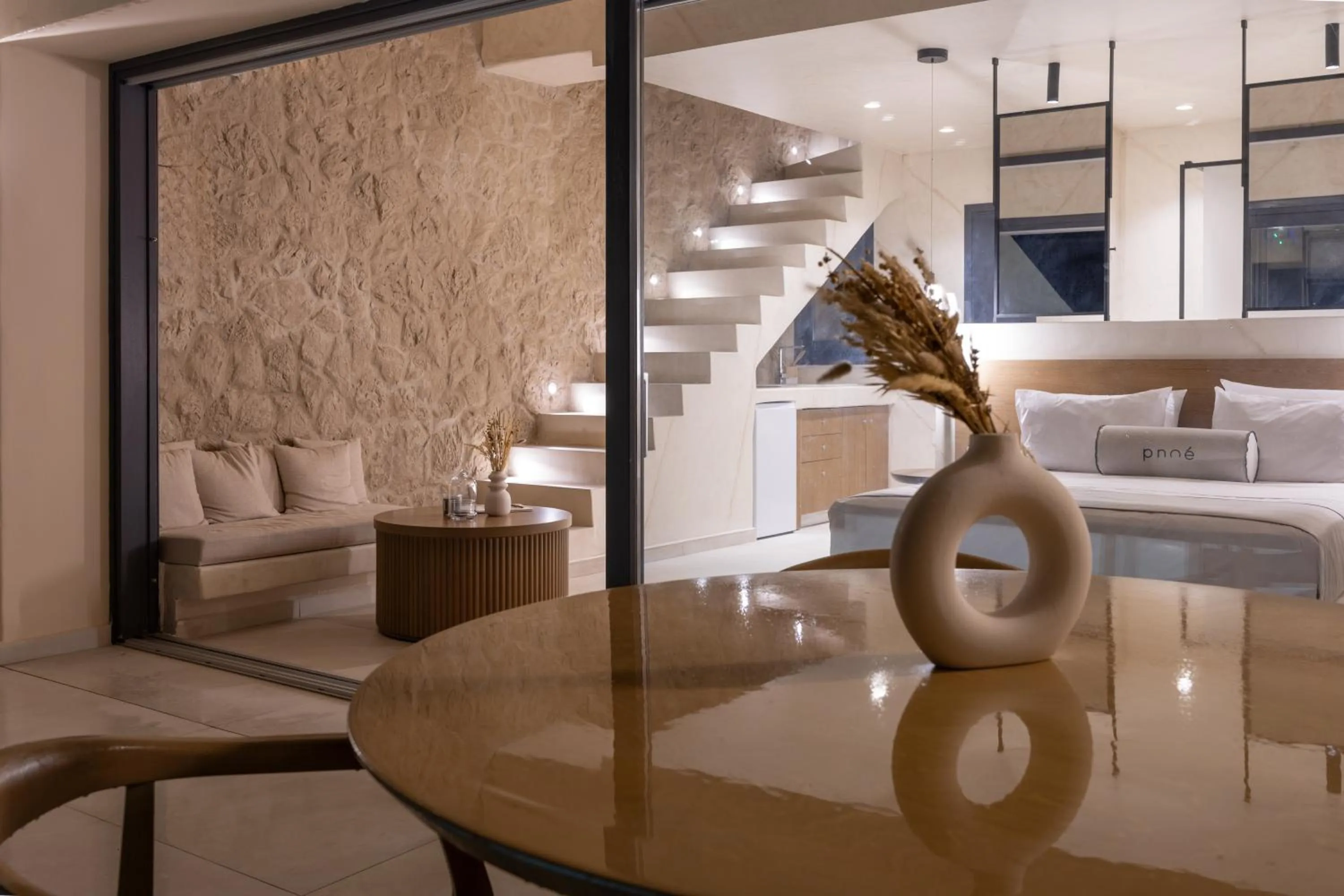 Bed in Pnoe Luxury Suites