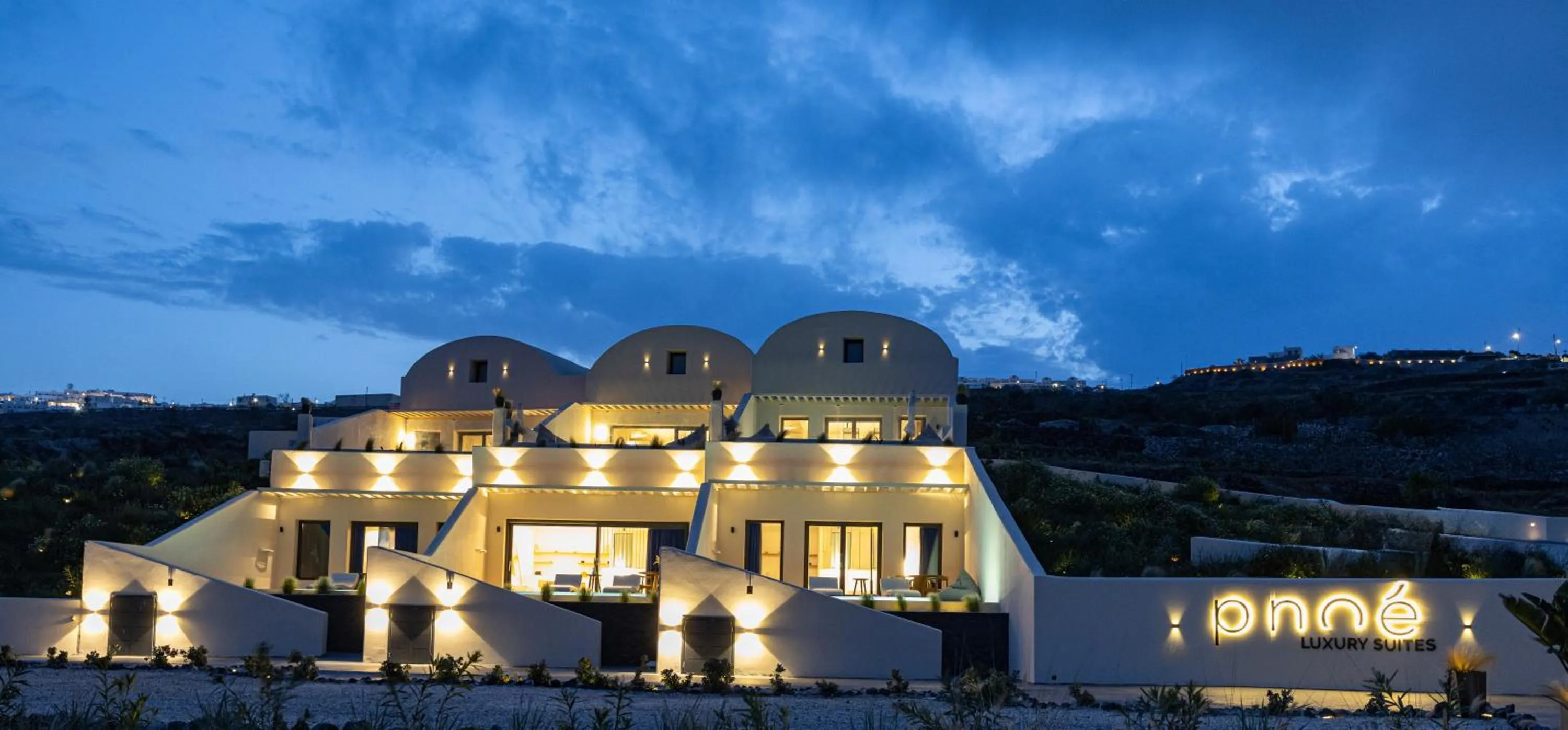 Property building in Pnoe Luxury Suites