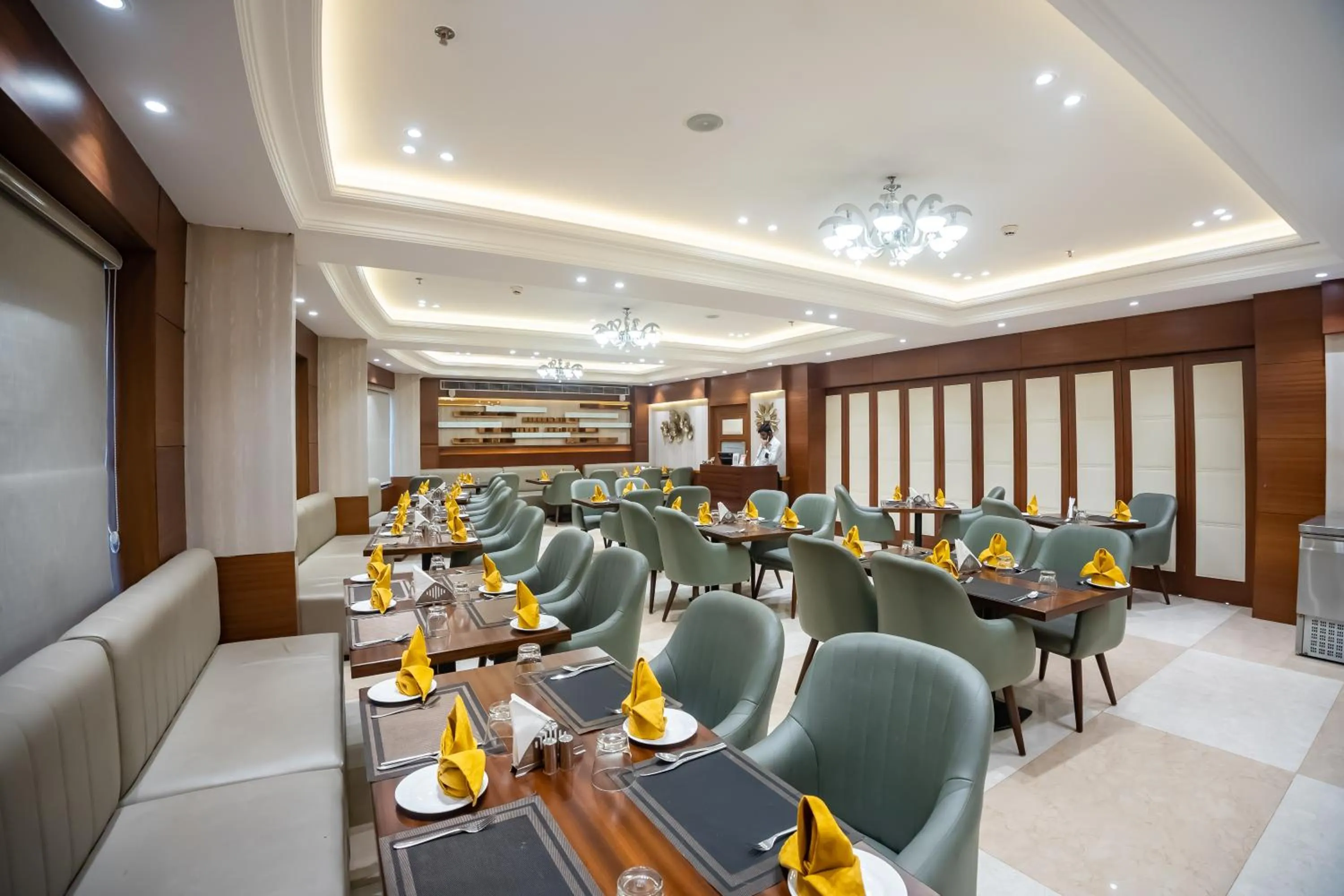 Restaurant/places to eat in Arcadia Hotel