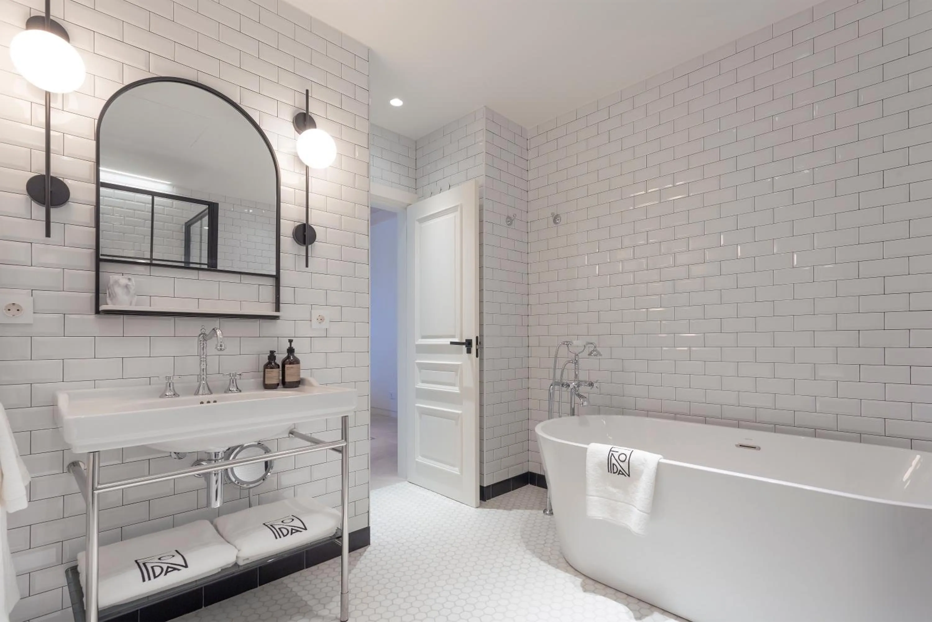 Bathroom in La Fonda Heritage Hotel Luxury, Relais & Châteaux