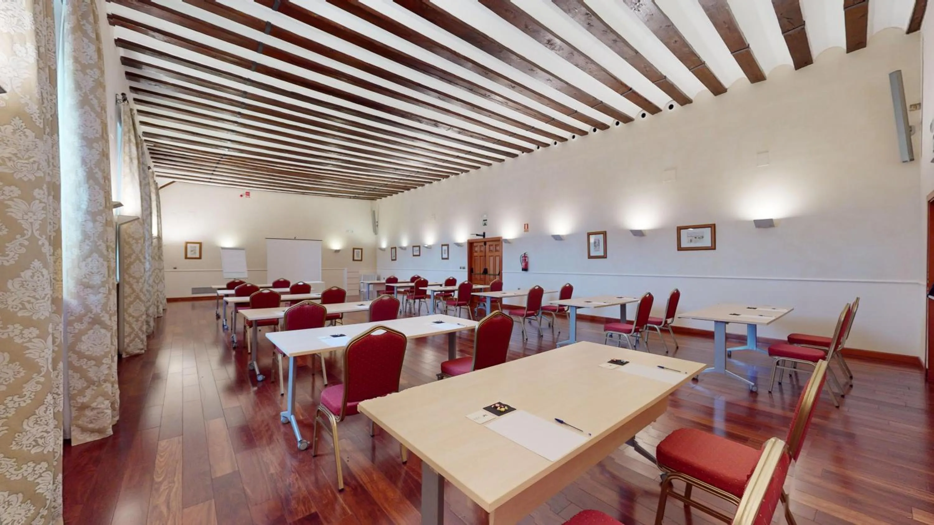 Meeting/conference room in AZZ Peñafiel Las Claras Hotel & Spa