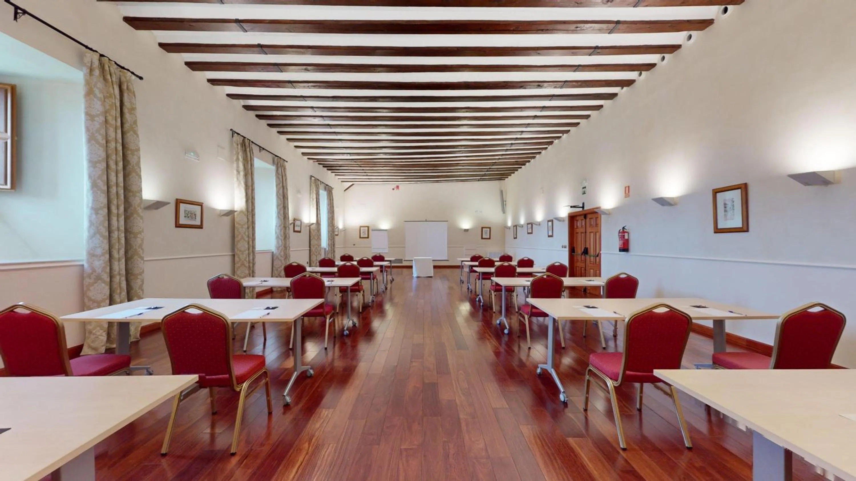 Meeting/conference room in AZZ Peñafiel Las Claras Hotel & Spa
