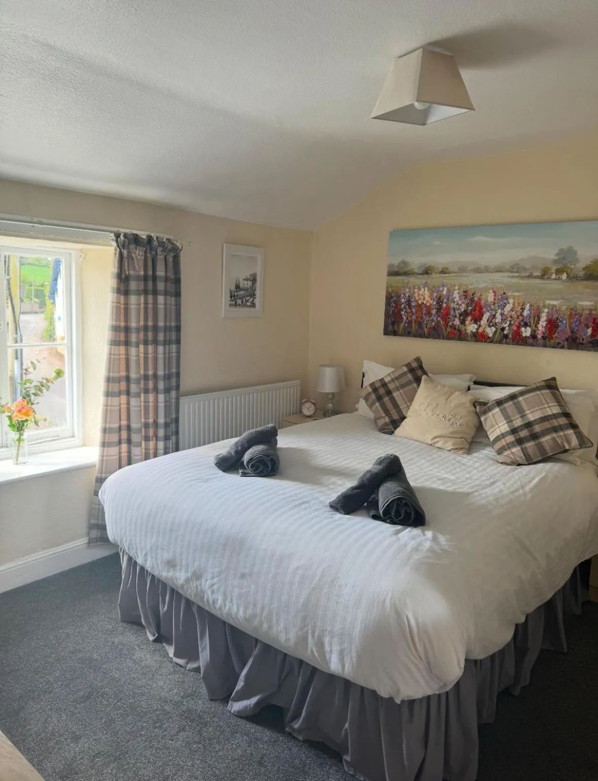 Bedroom, Bed in Thorverton Arms