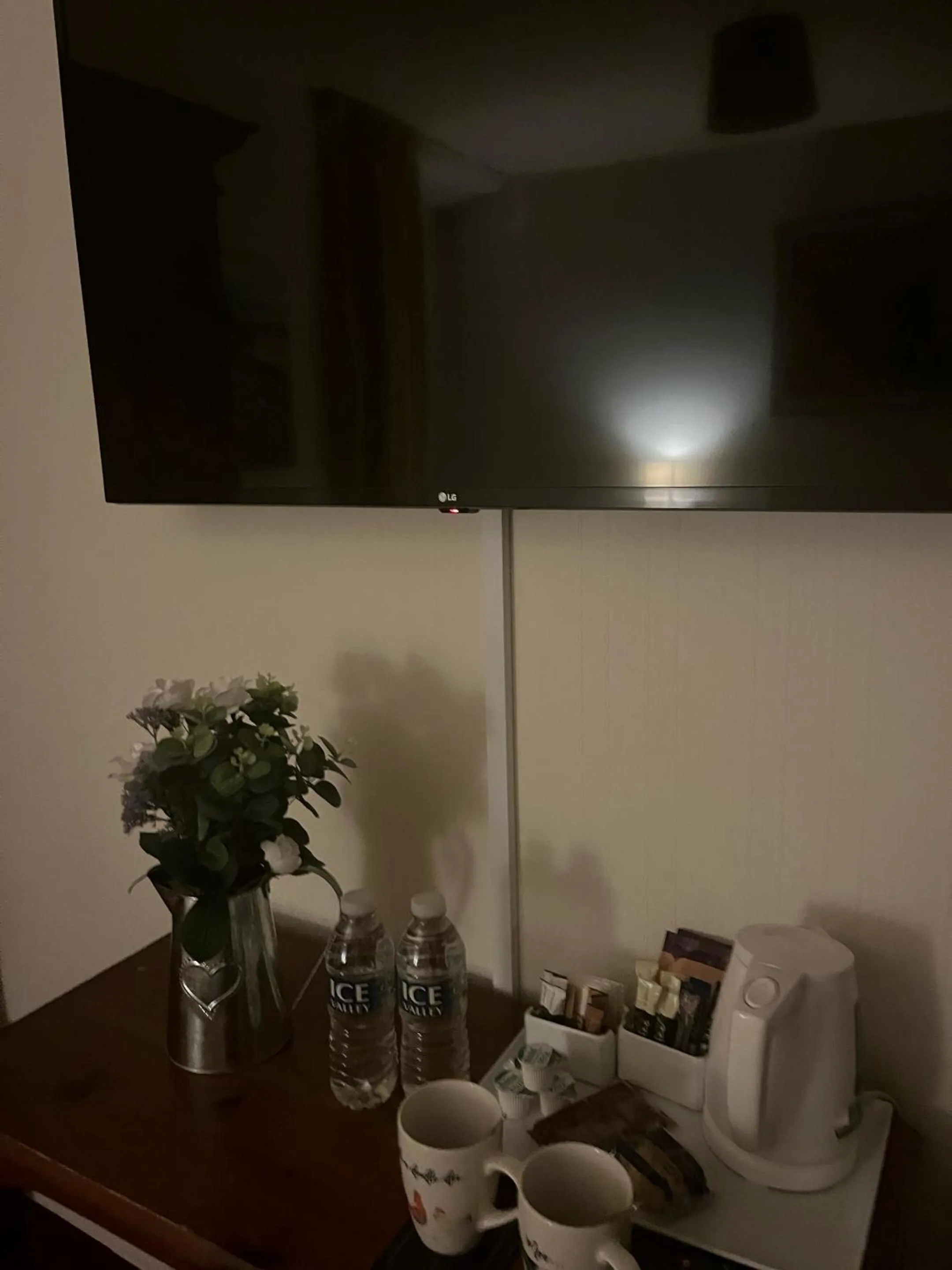 Bedroom in Thorverton Arms