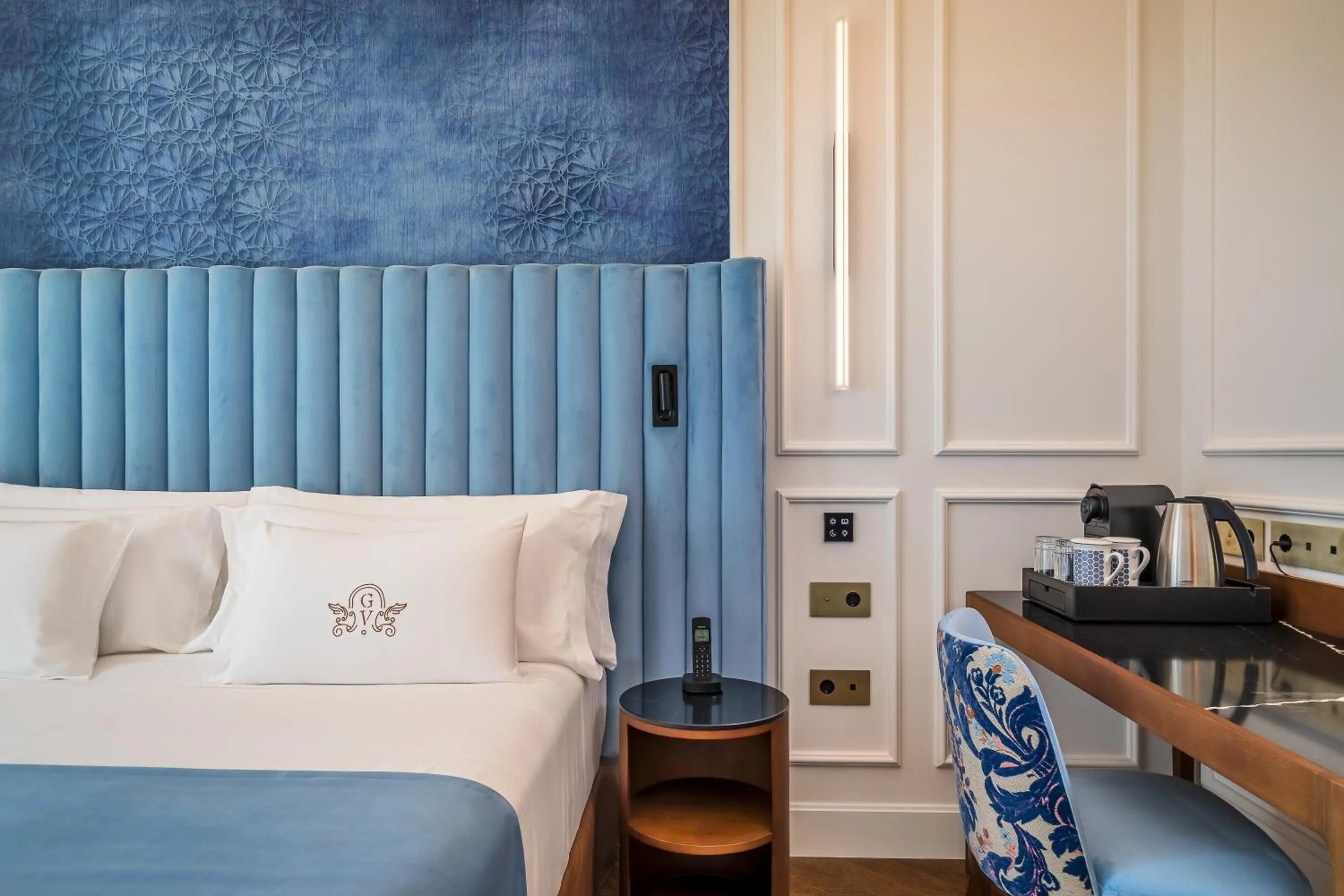 Bed in Palacio Gran Vía, a Royal Hideaway Hotel