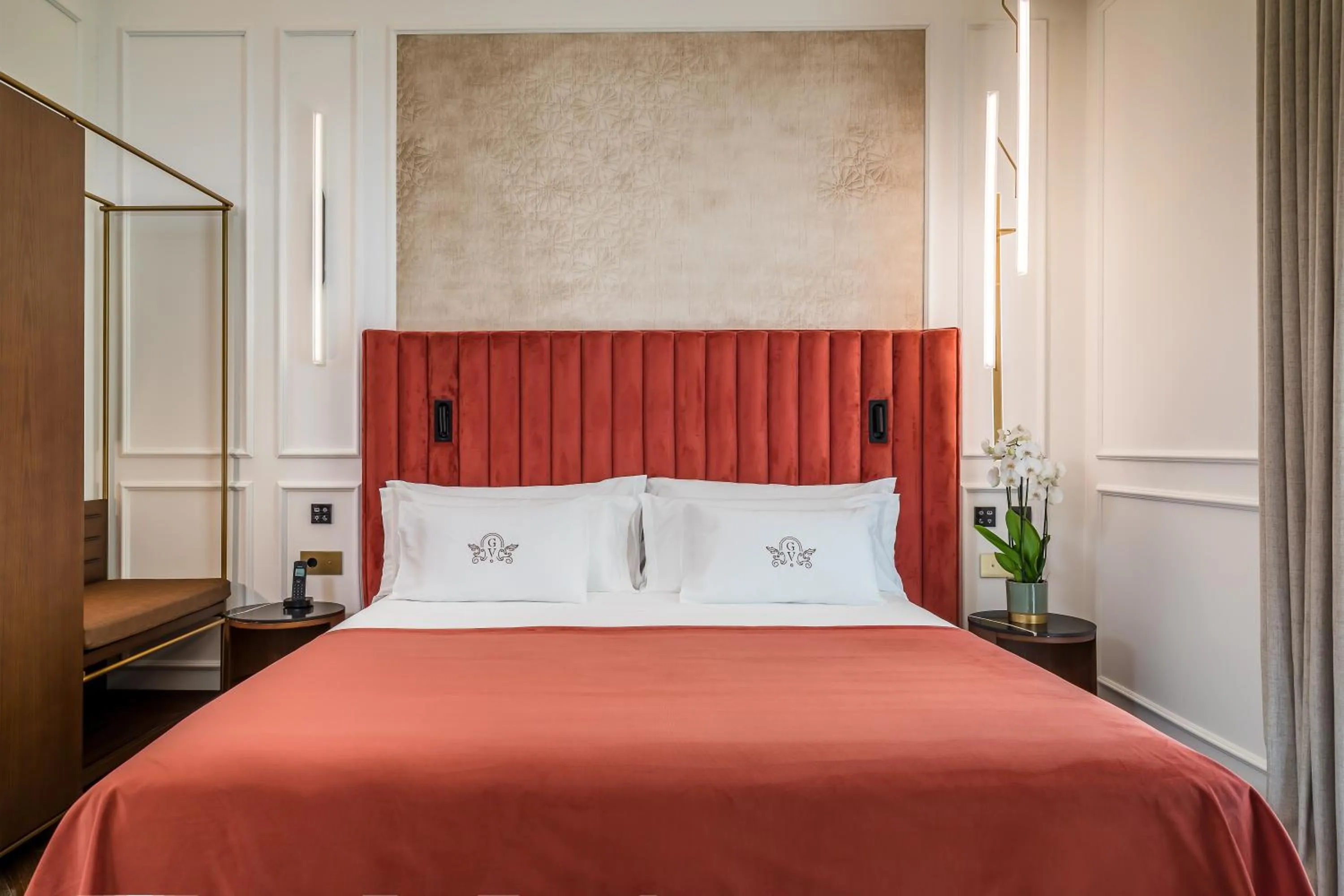 Bed in Palacio Gran Vía, a Royal Hideaway Hotel