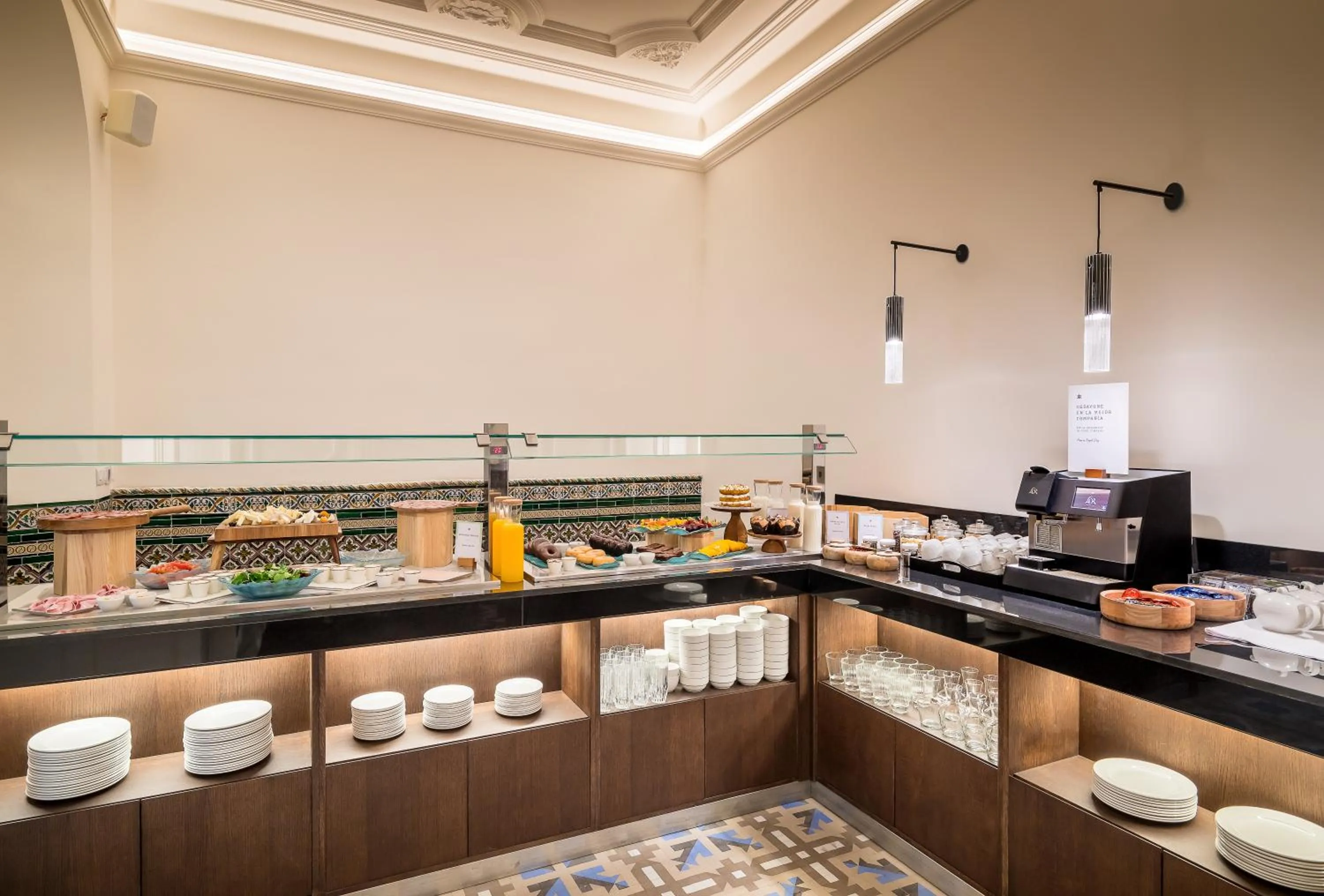 Food and drinks in Palacio Gran Vía, a Royal Hideaway Hotel