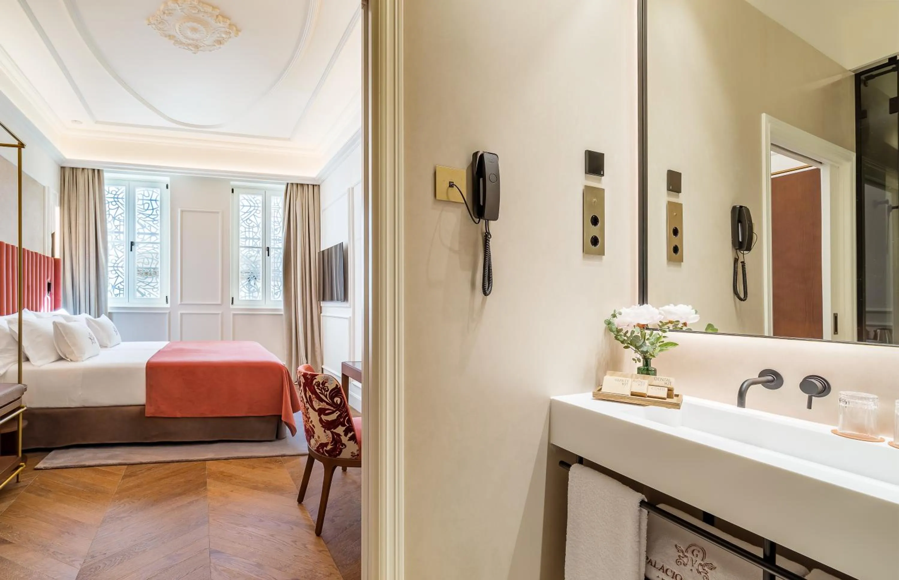 Bed in Palacio Gran Vía, a Royal Hideaway Hotel