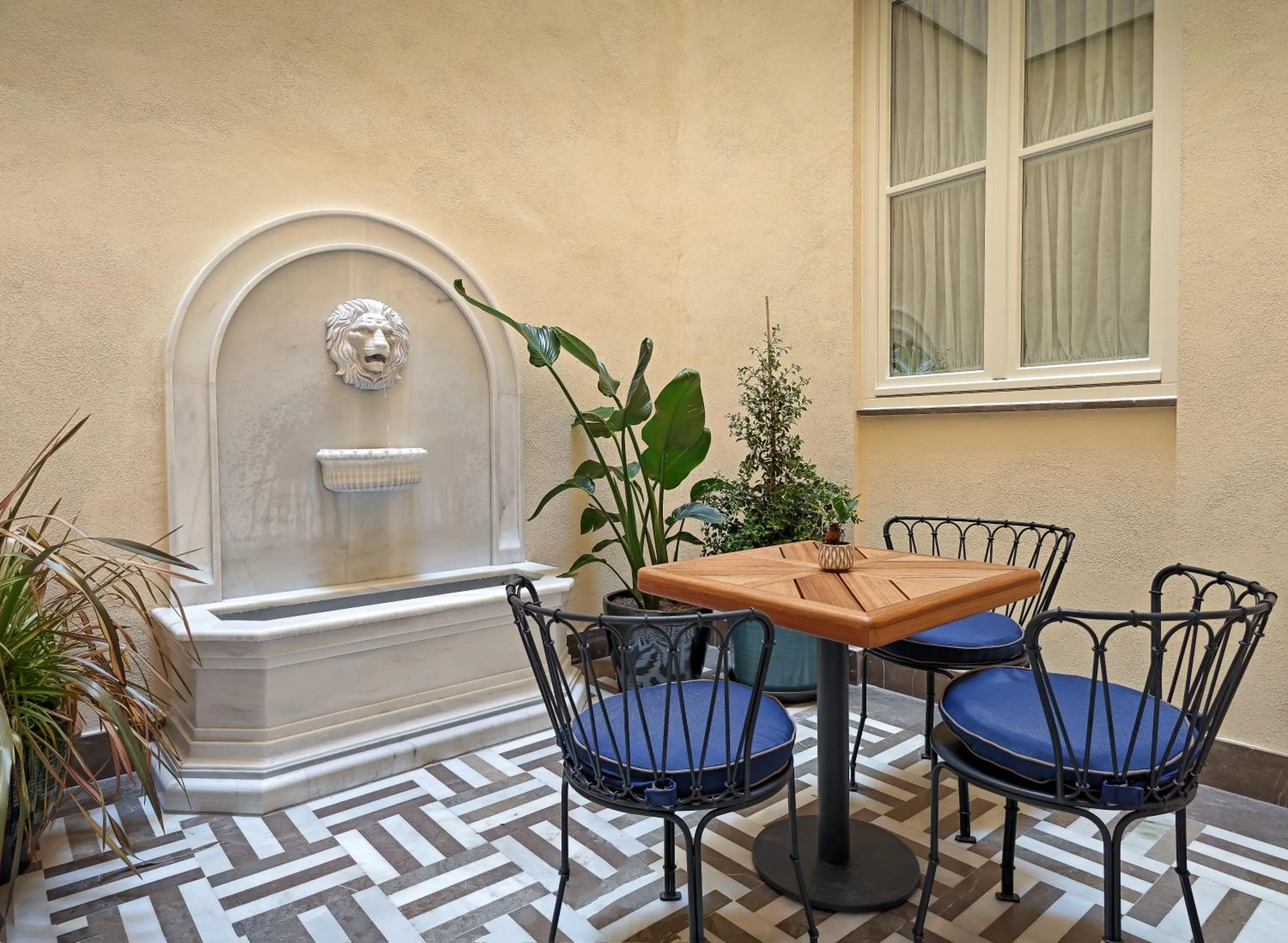 Patio in Palacio Gran Vía, a Royal Hideaway Hotel