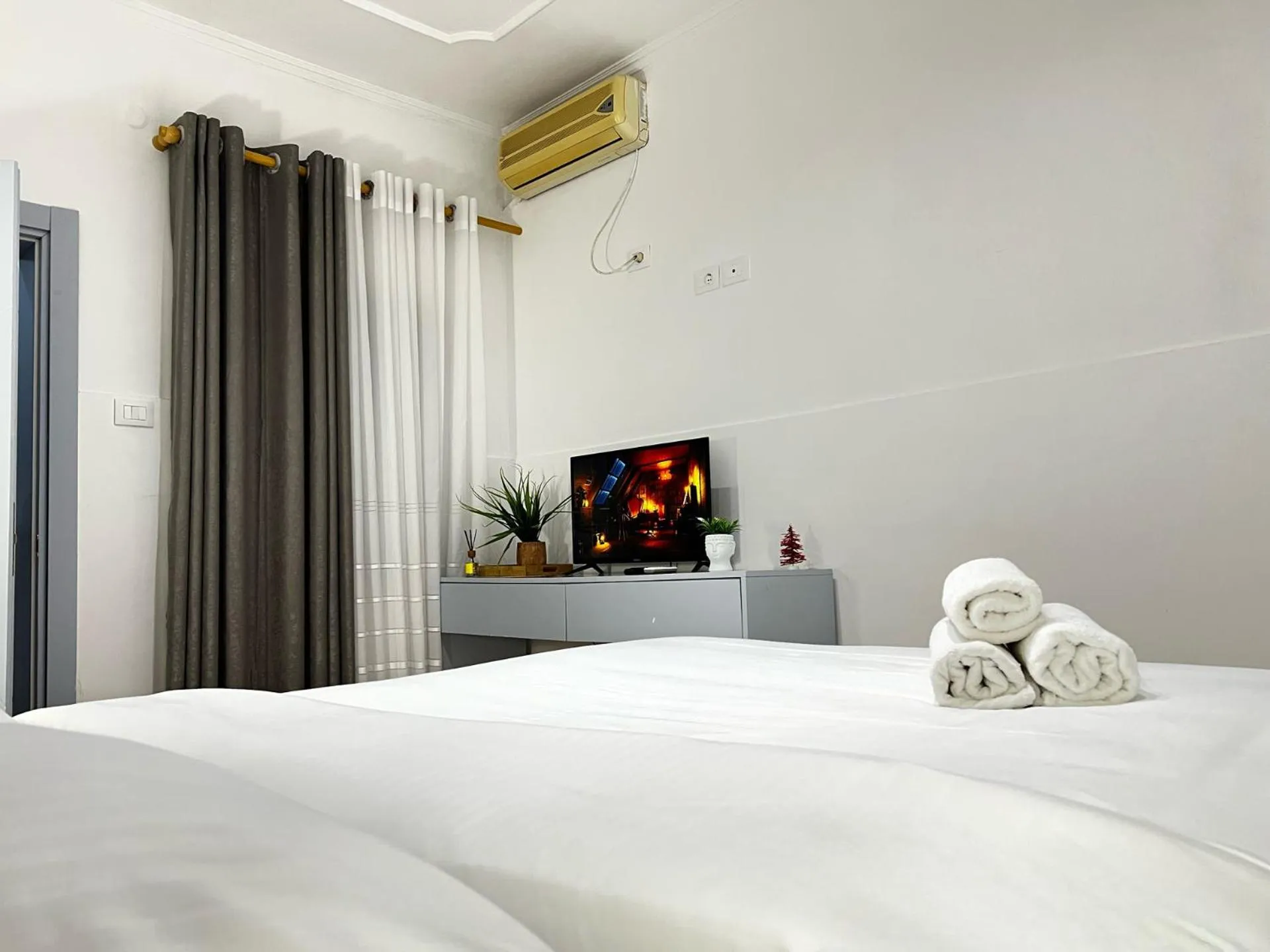 Bed in Tirana Square Hotel