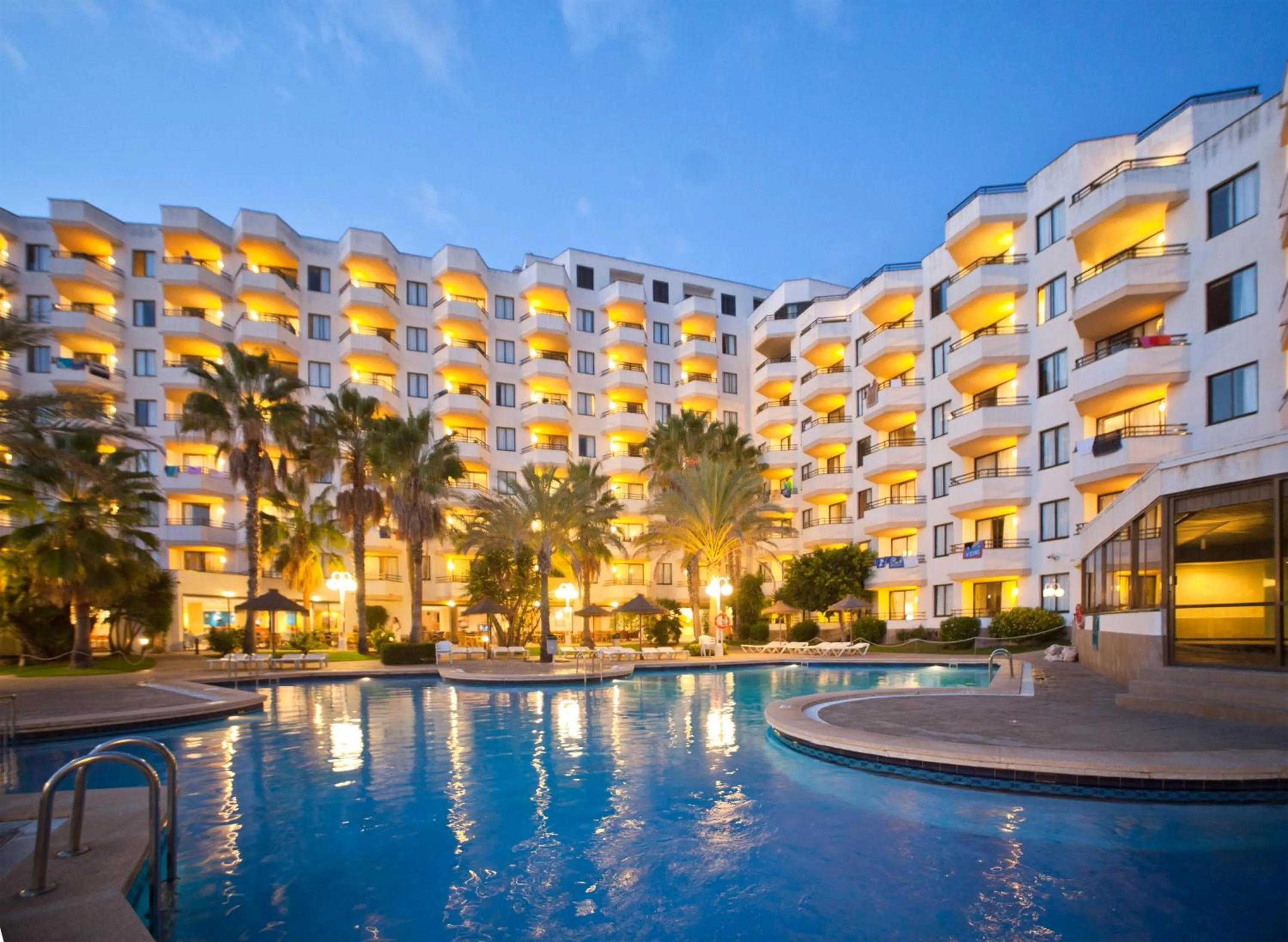 Facade/entrance in TRH Jardín Del Mar