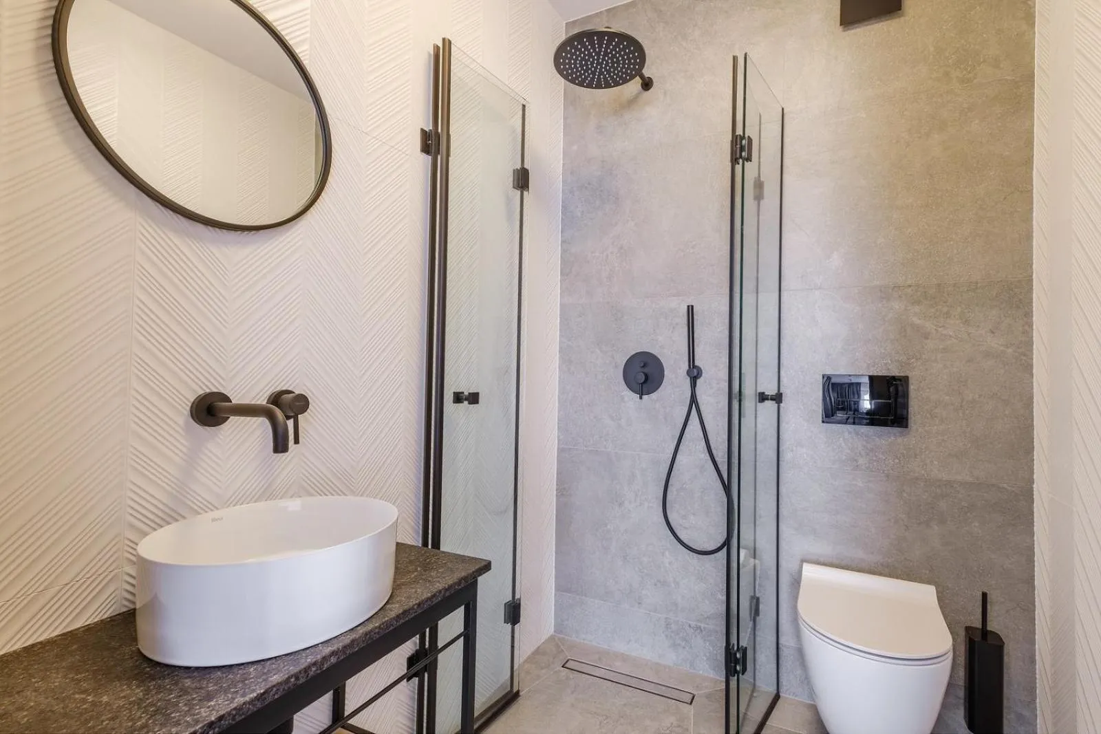 Shower in Wielka Krokiew Residence&SPA - Zakopane - JACUZZI, SAUNA, TĘŻNIA SOLANKOWA, SPA, GRILL