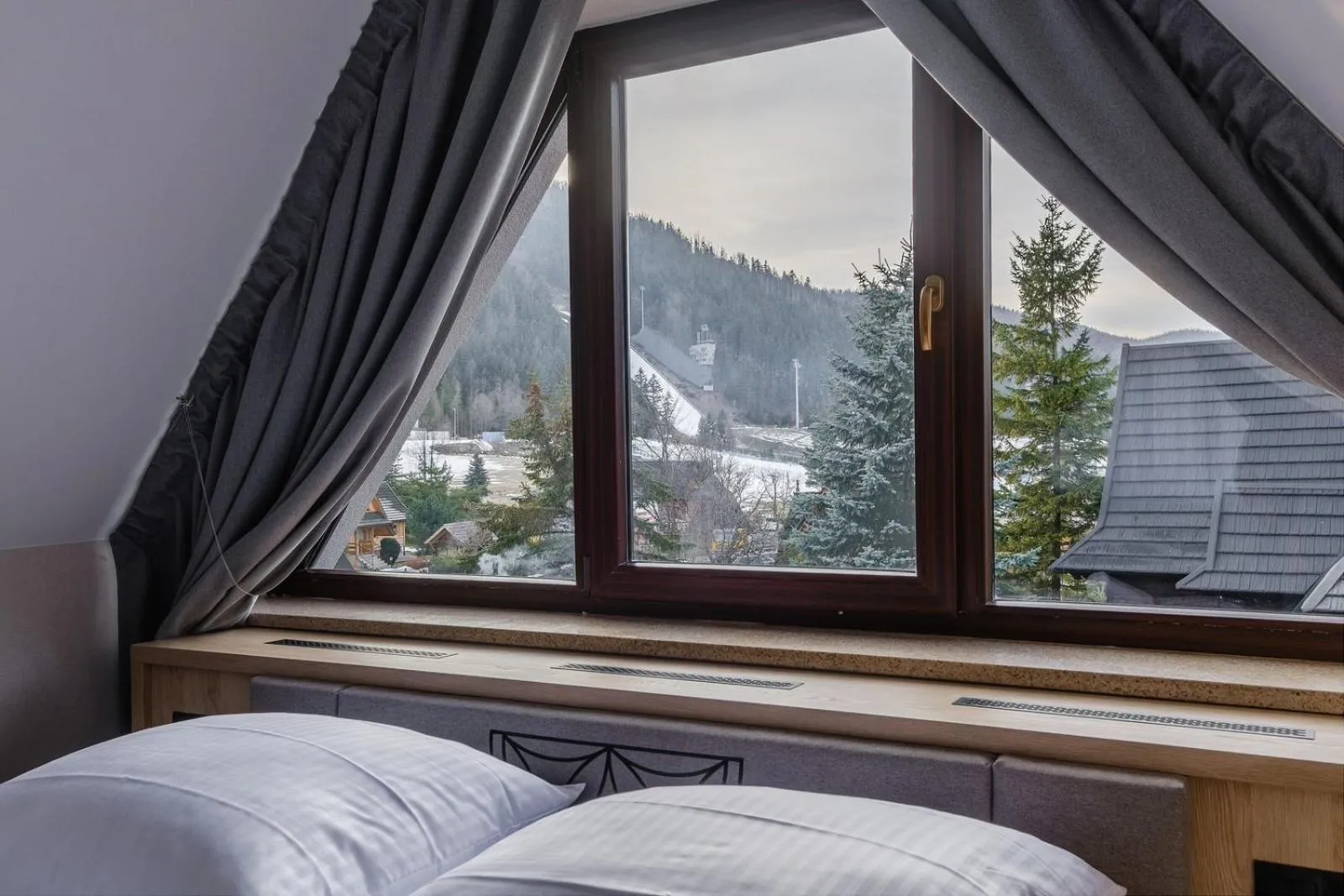 Bed in Wielka Krokiew Residence&SPA - Zakopane - JACUZZI, SAUNA, TĘŻNIA SOLANKOWA, SPA, GRILL