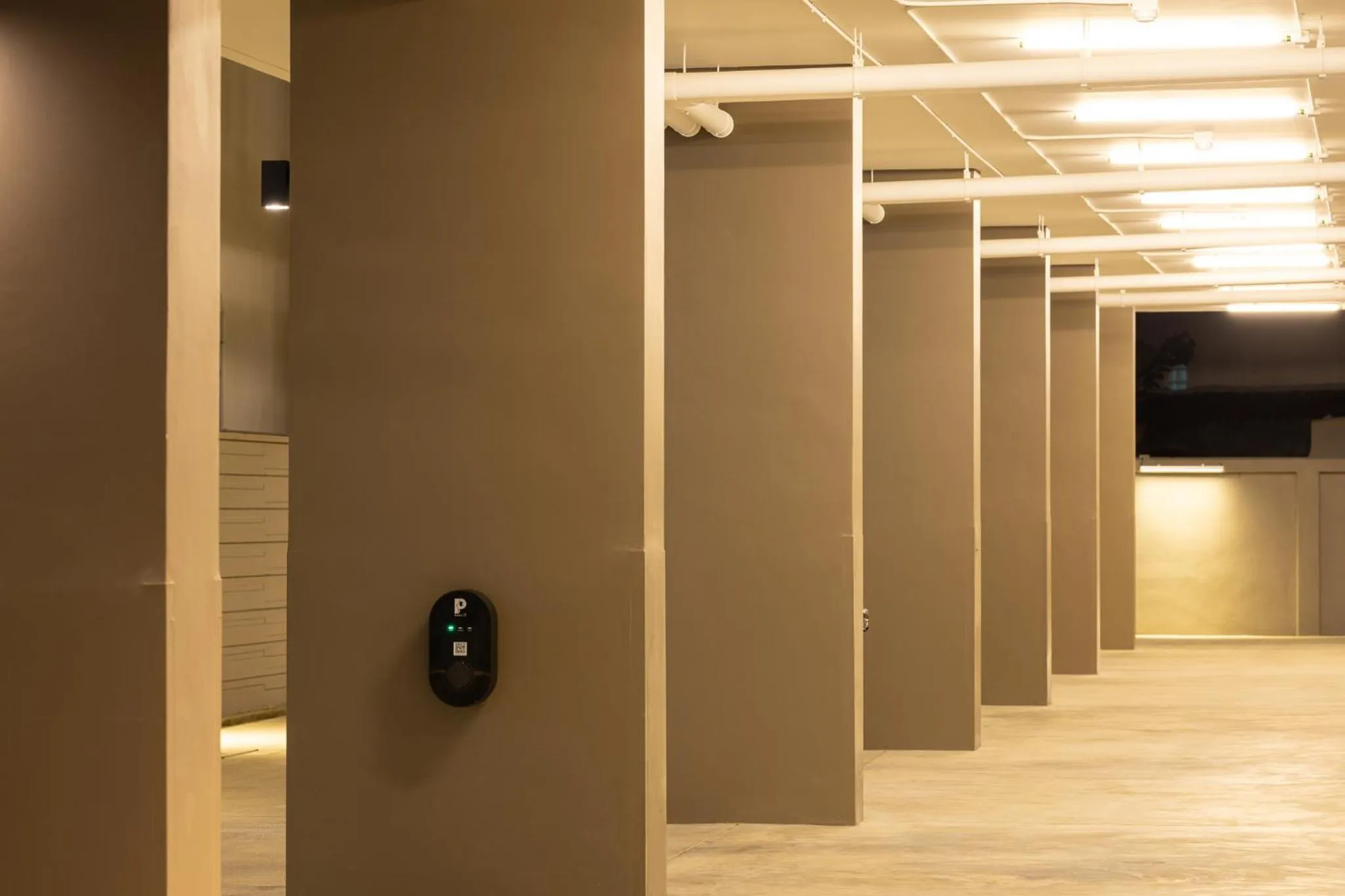 Parking in AMIRI PLACE HOTEL