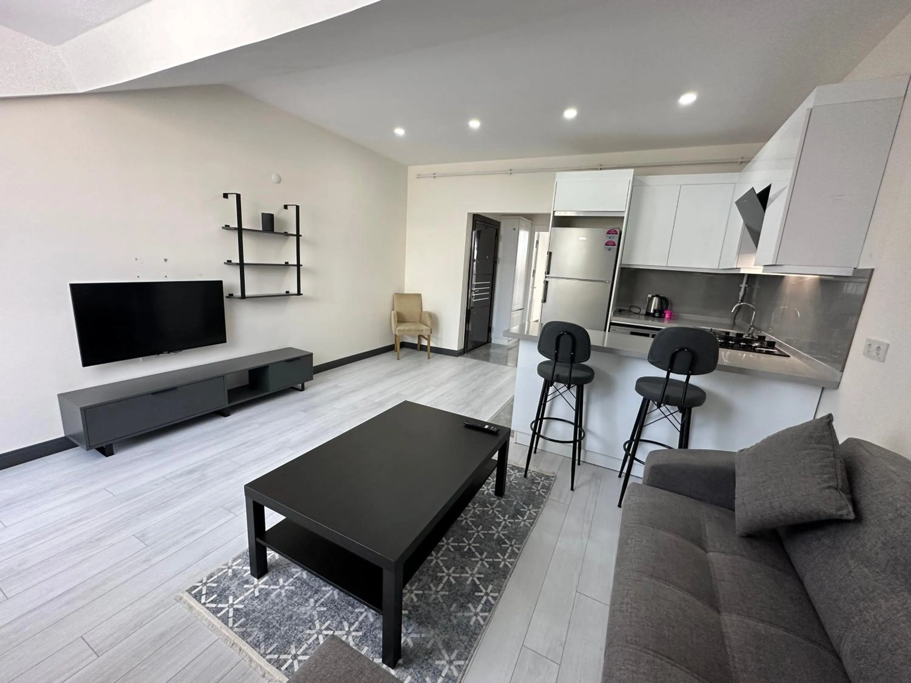 Communal lounge/ TV room in Rose Plus Residence