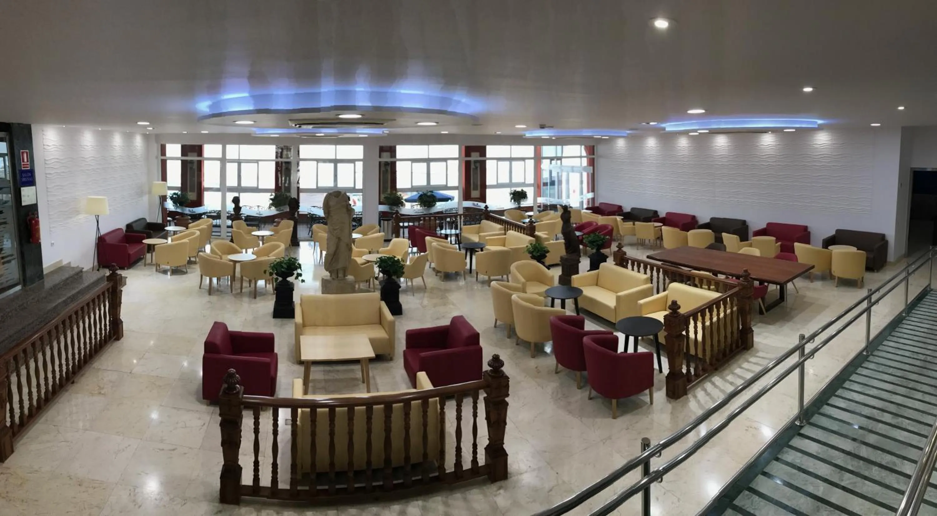 Communal lounge/ TV room in Hotel & Spa Entremares