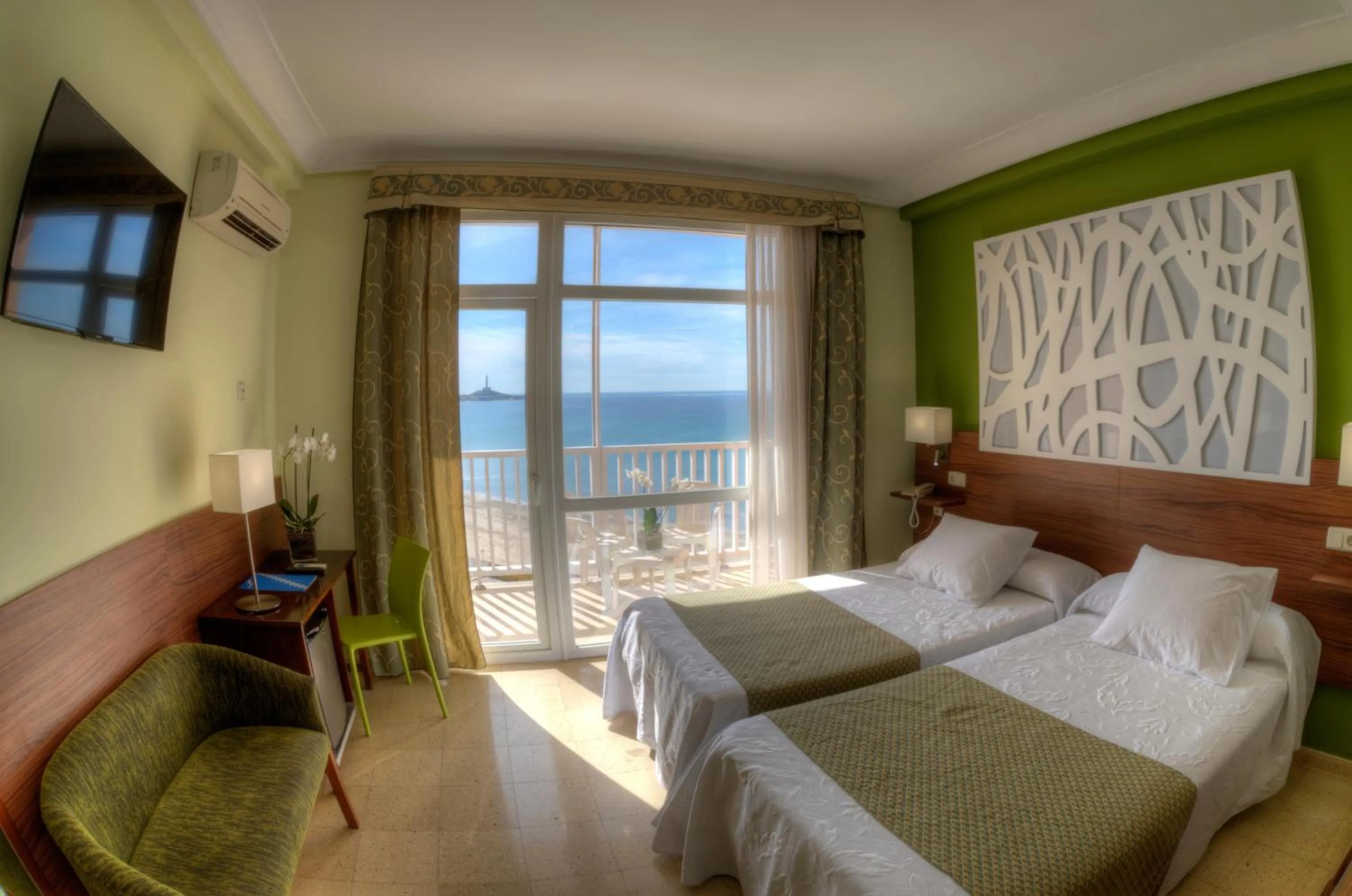 Sea view, Bed in Hotel & Spa Entremares