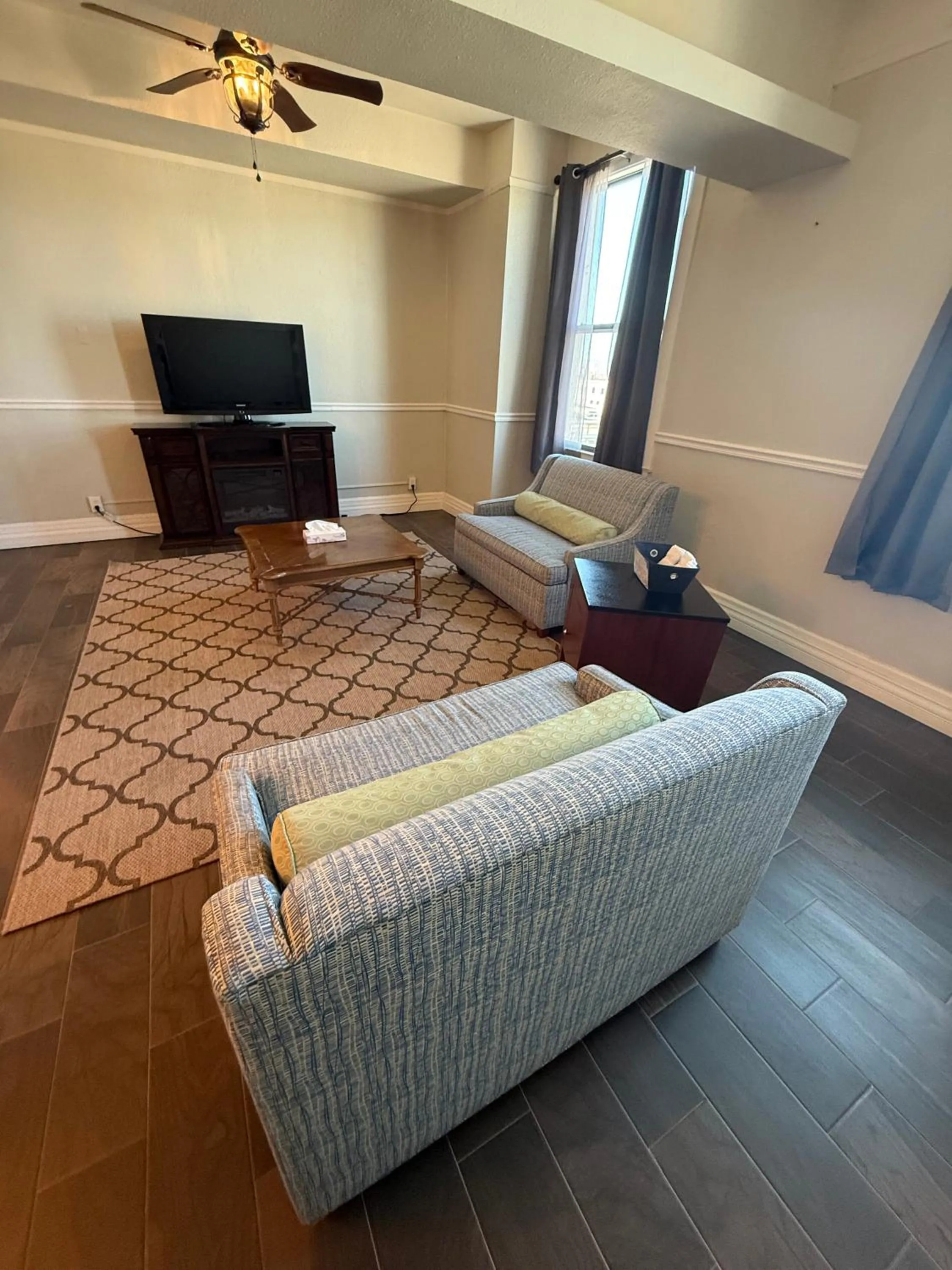 Evening entertainment in The Gadsden Hotel