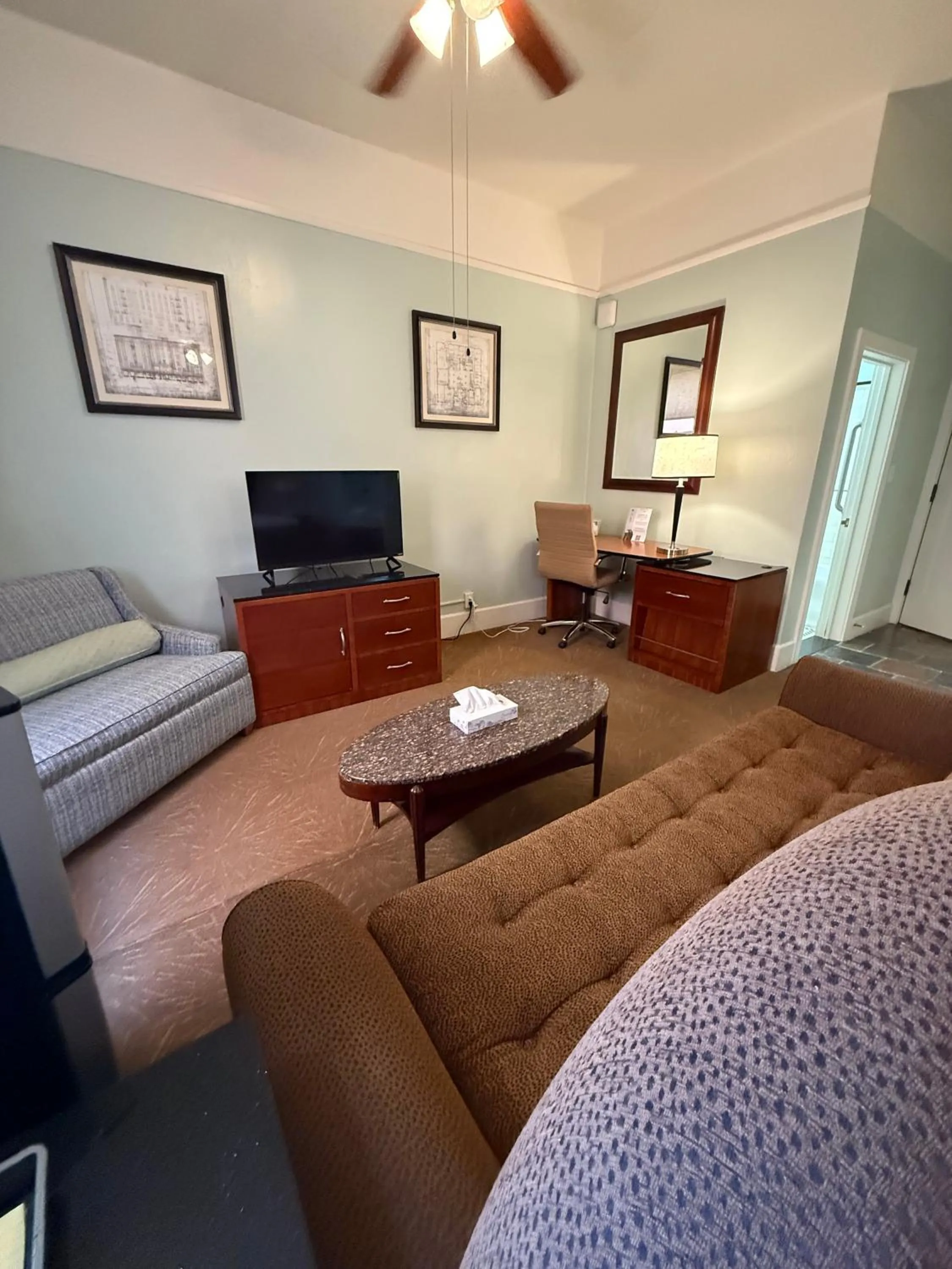 Evening entertainment in The Gadsden Hotel