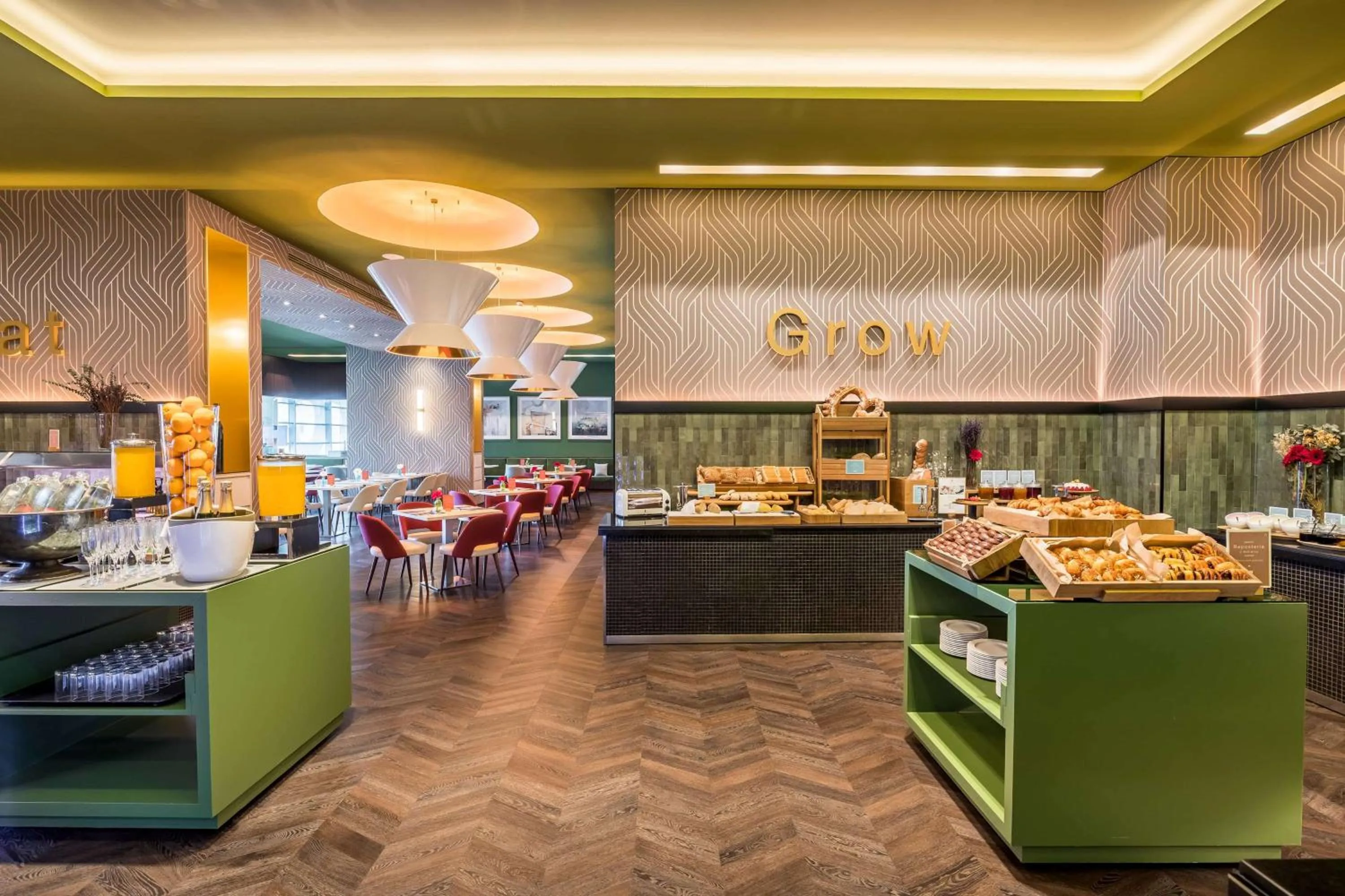 Restaurant/places to eat in Barceló Malaga