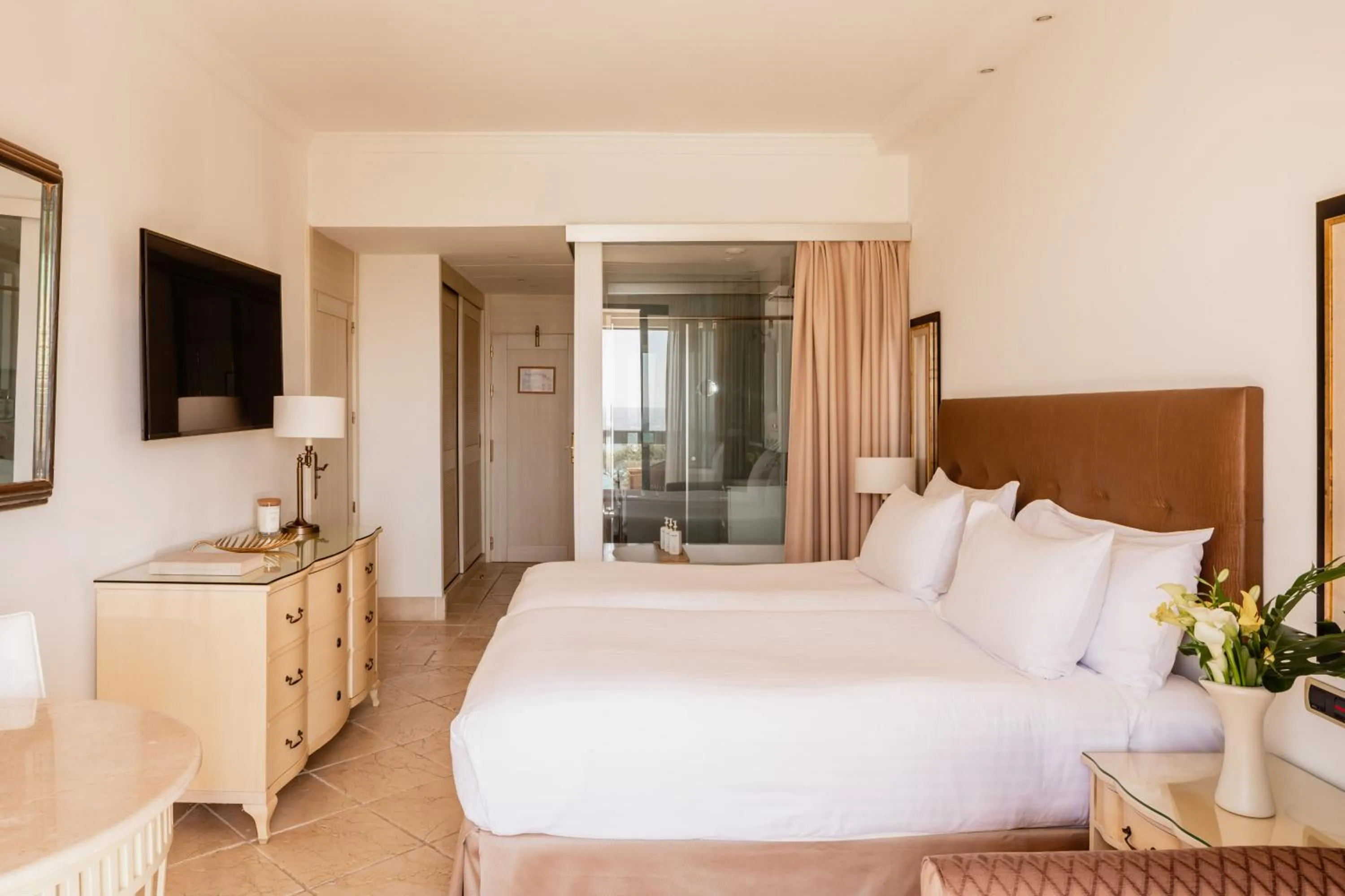 Bed in Hotel Don Pepe Gran Meliá