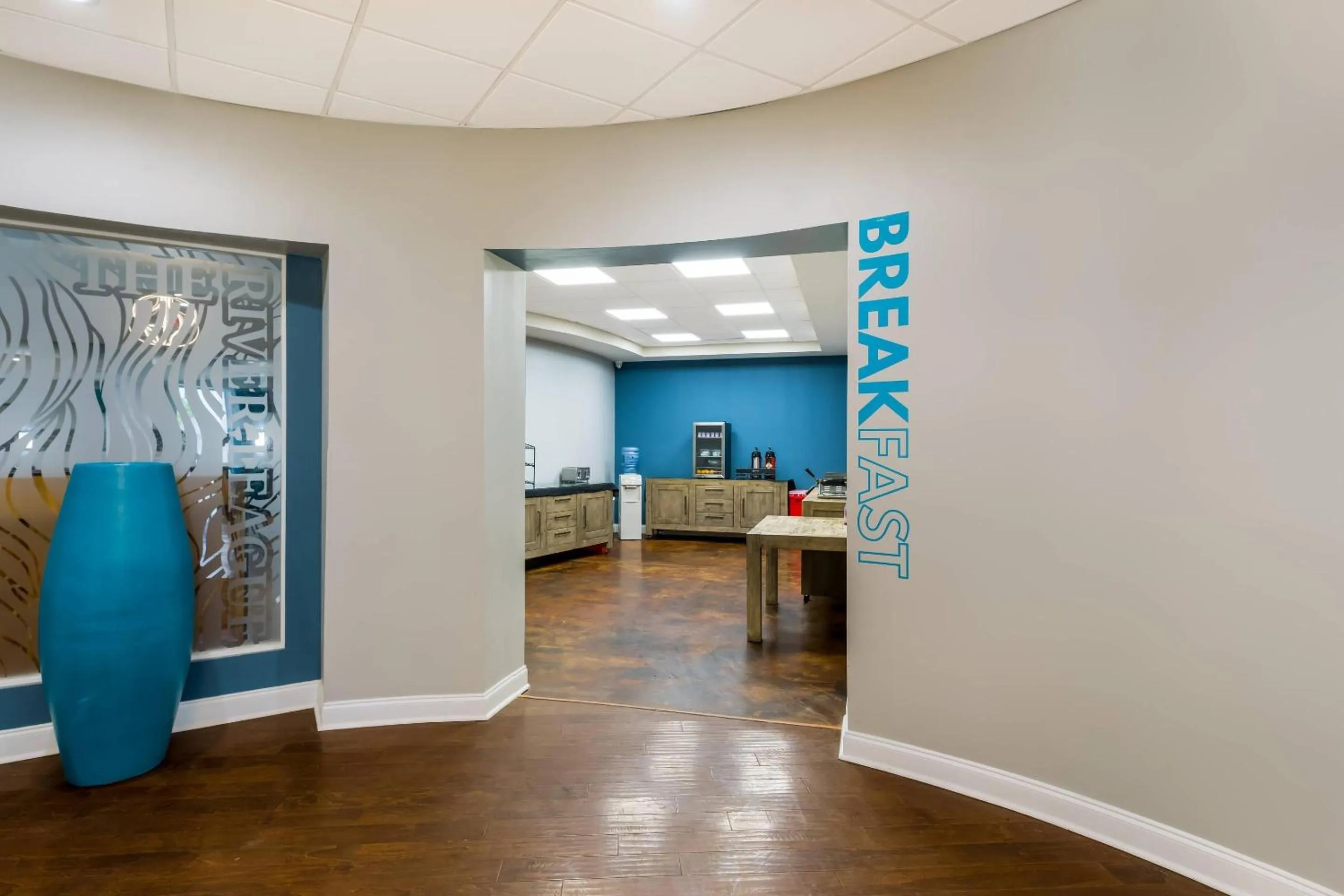 Breakfast in Suburban Studios San Angelo near Convention Center