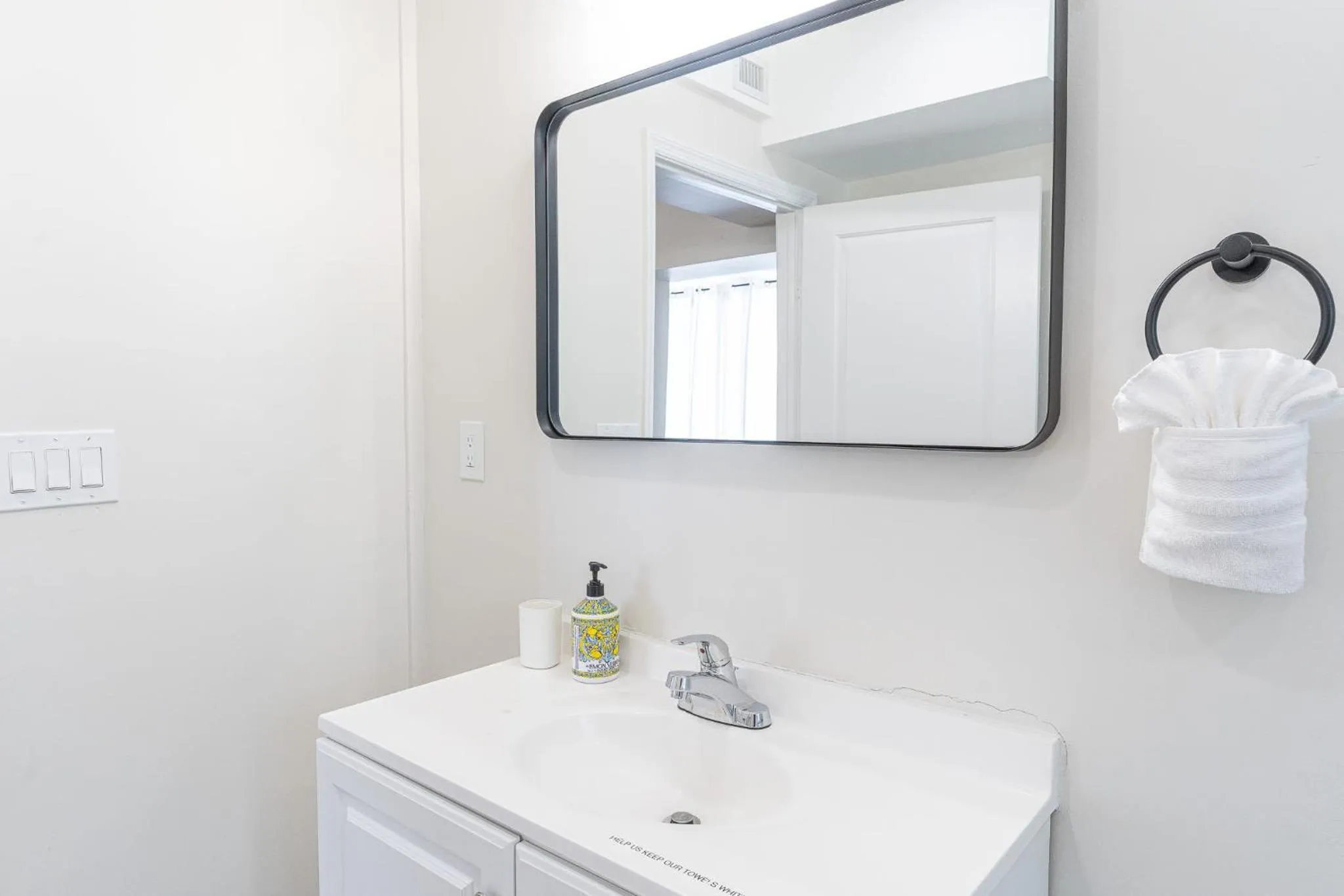 Oia House Brickell Beach 10 minutes Pool Location