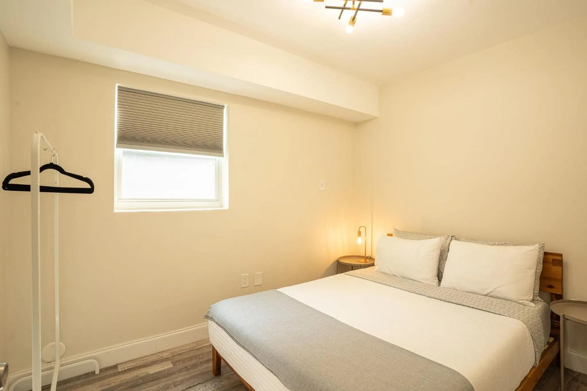 Bed in Oia House Brickell Beach 10 minutes Pool Location