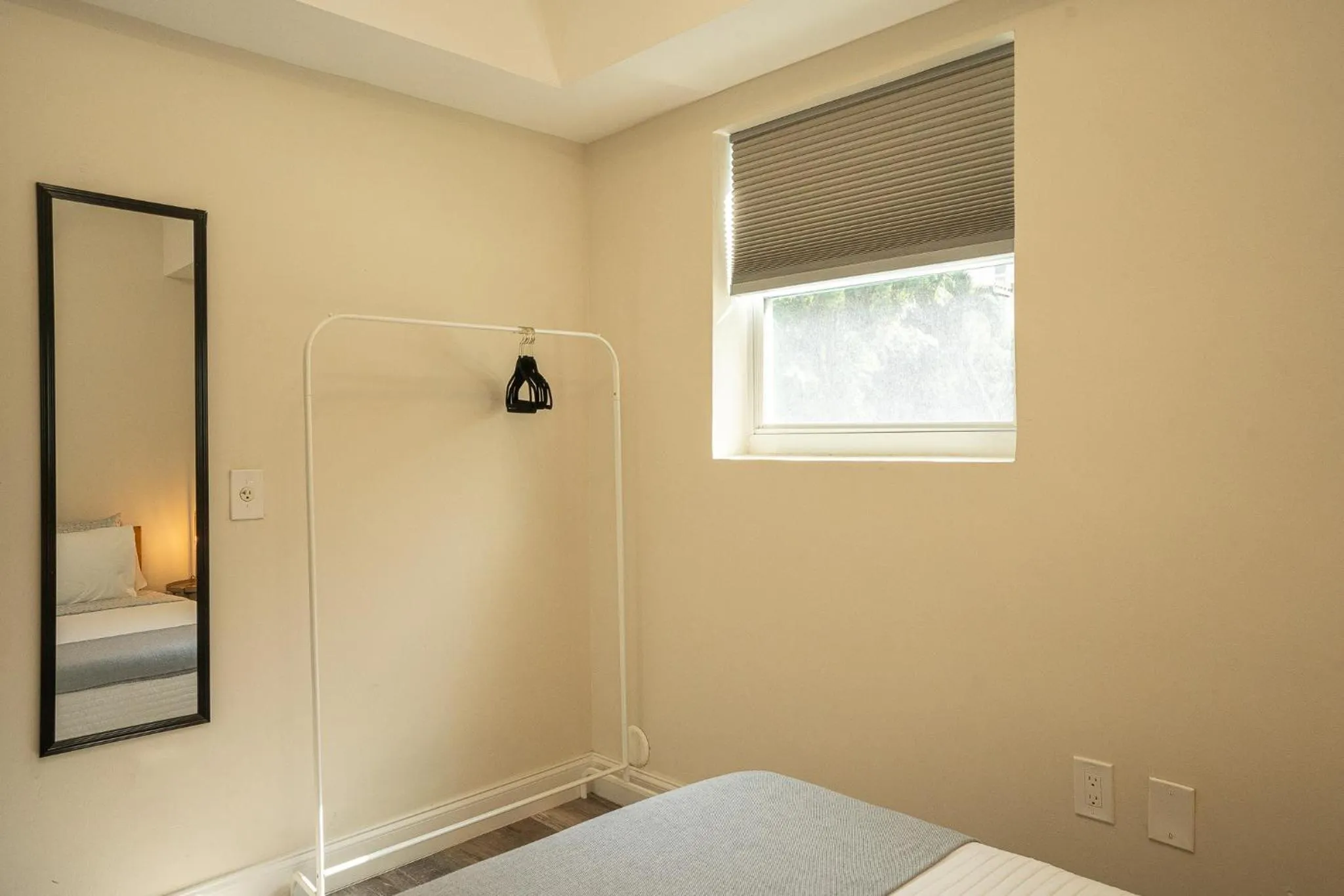 Bed in Oia House Brickell Beach 10 minutes Pool Location