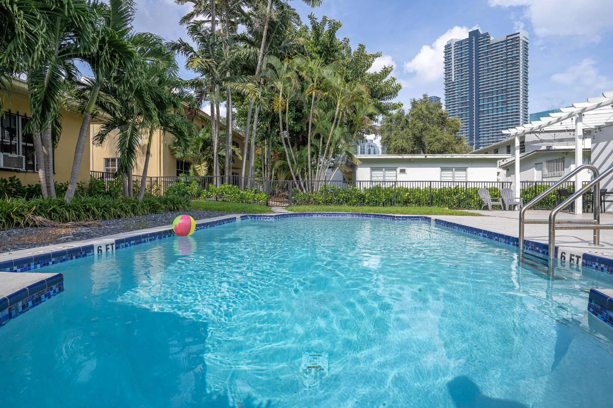 Oia House Brickell Beach 10 minutes Pool Location