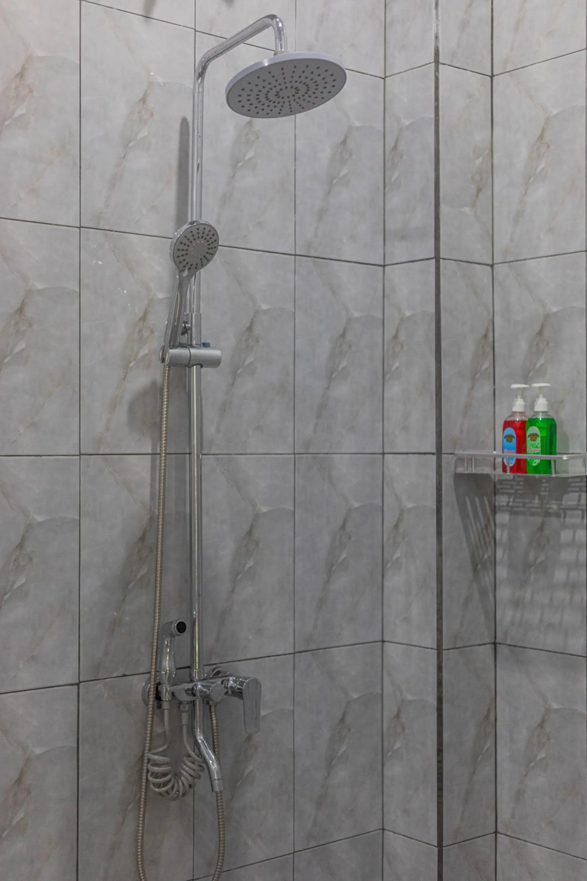 Shower in Bali DD homestay seminyak